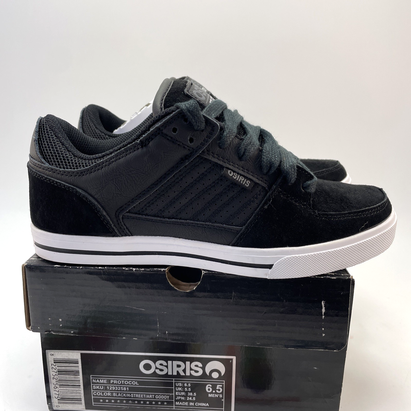 Osiris Shoes Mens " Protocol " Size 6.5 Black White Low Top Sneakers Art Godoy
