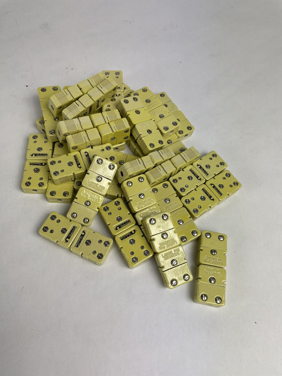 Lot of 32: Omega UOX-T Ceramic MiniatureThermocouple connectors High Temperature