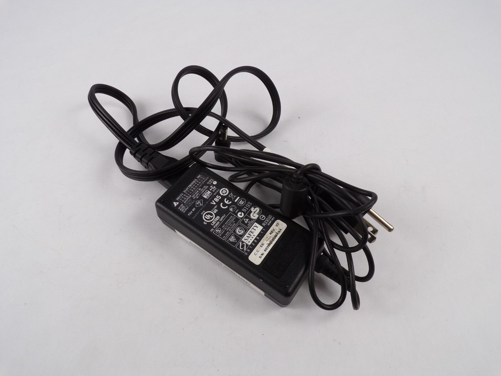 Genuine Delta Elecctronics ADP-65HB B Output 12 V 3.0 A Power Supply Adapter A00