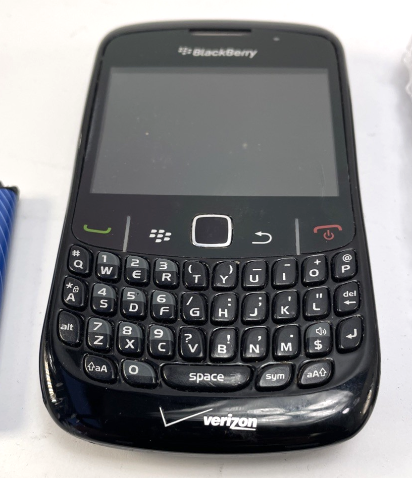 Lot of 4 Blackberry Verizon CurvePhones With Batteries Untested sold as is PARTS