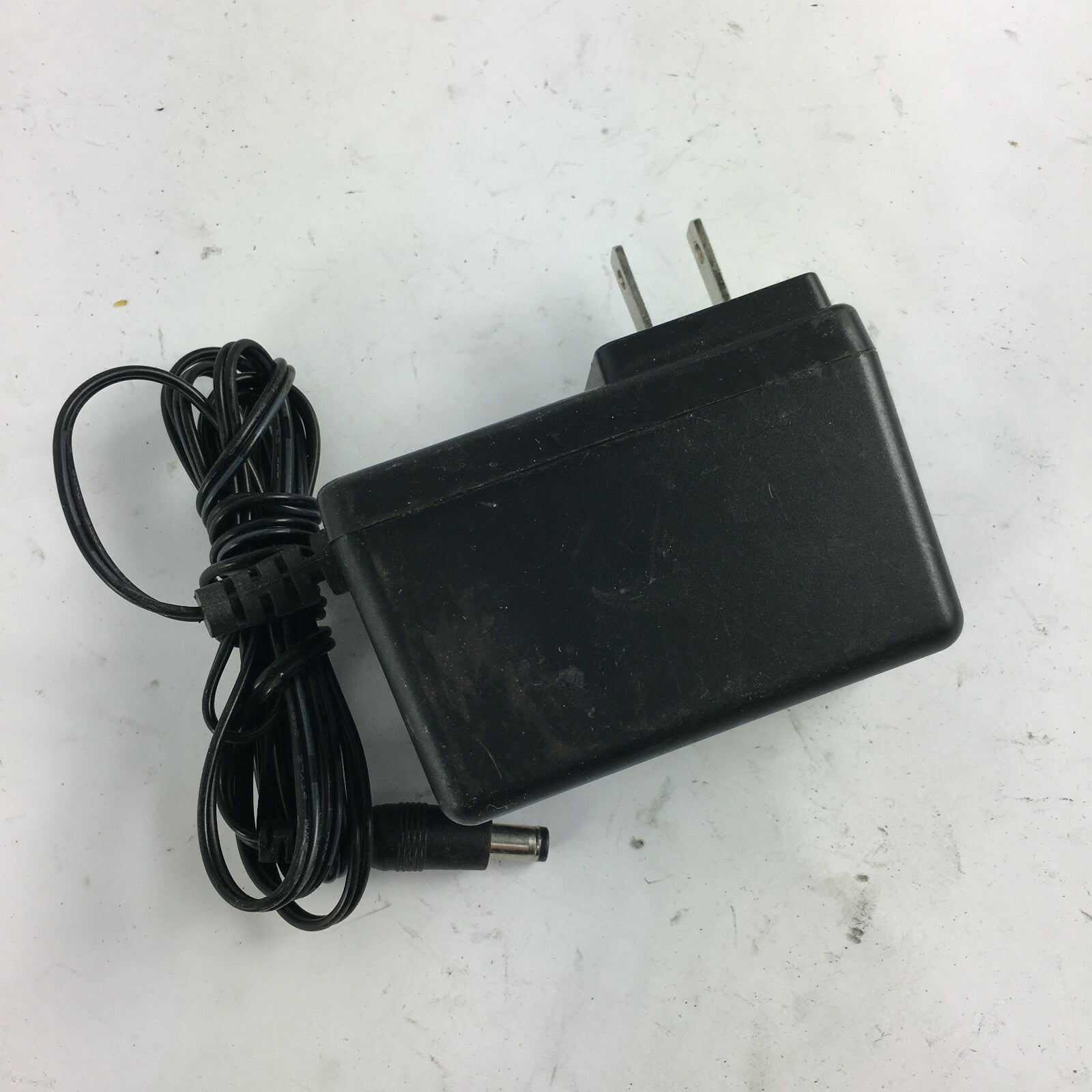 Genuine ENG 3A-156WU12 Output 12V 1.2A Power Supply Adapter A52