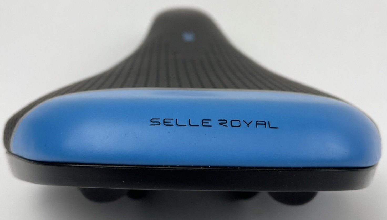 NWT Selle Royal VIVO bicycle seat black with blue accents 7mm rails 10.5 x 6 inches