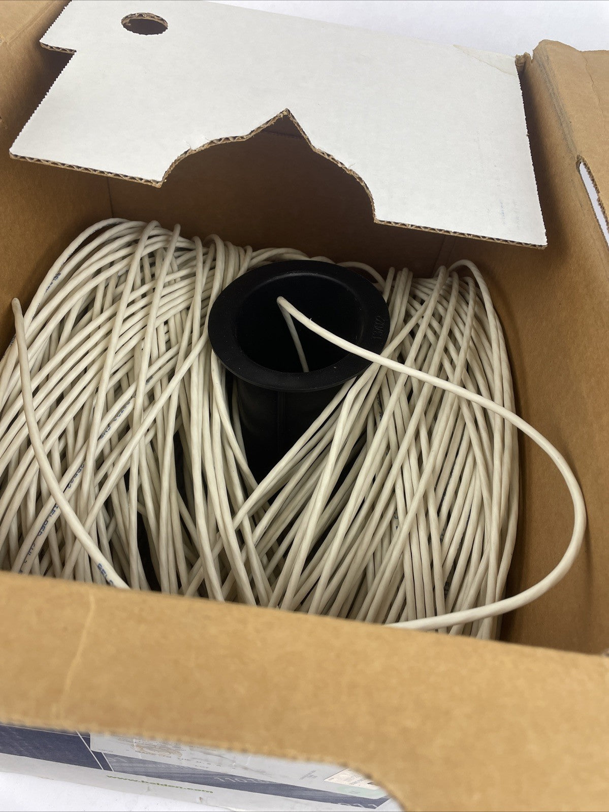 Belden 82723 877 (NAT) 900 ft , 2 Pairs, 22 AWG Shielded, Premium Cable NOS