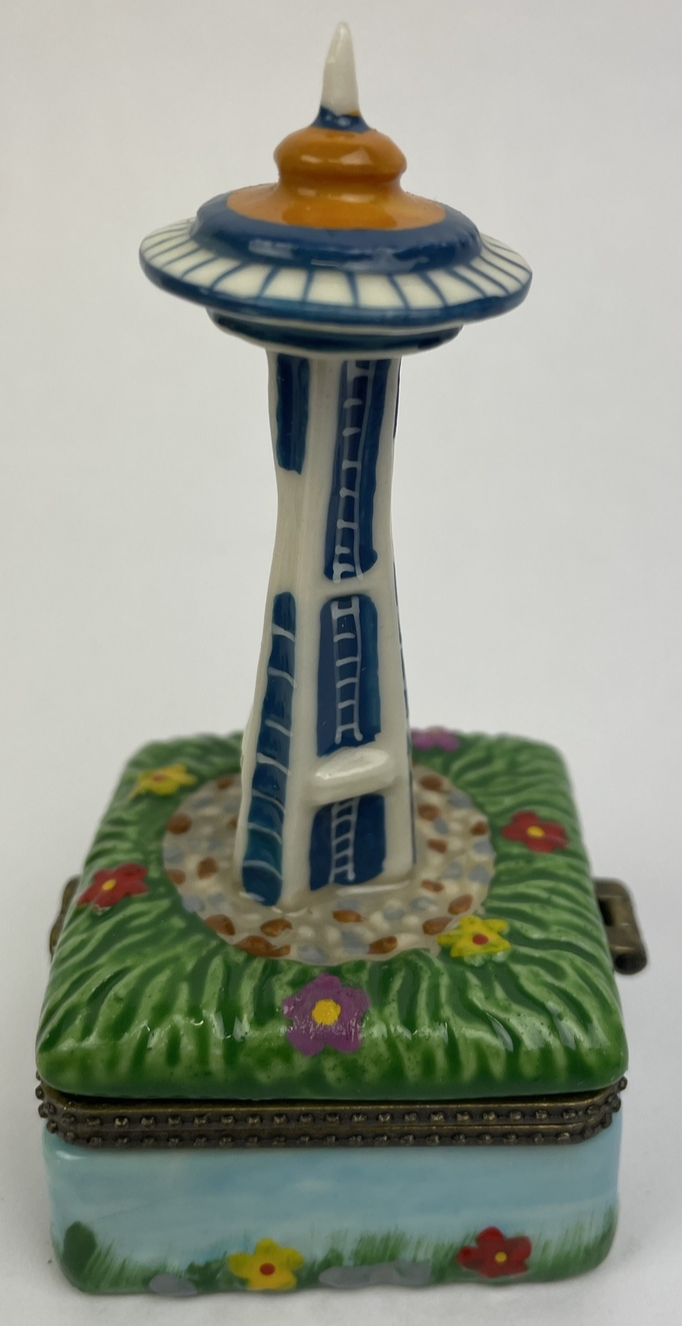 Seattle Space Needle 3D City Scene Porcelain Hinged Trinket Box w Ferry Trinket