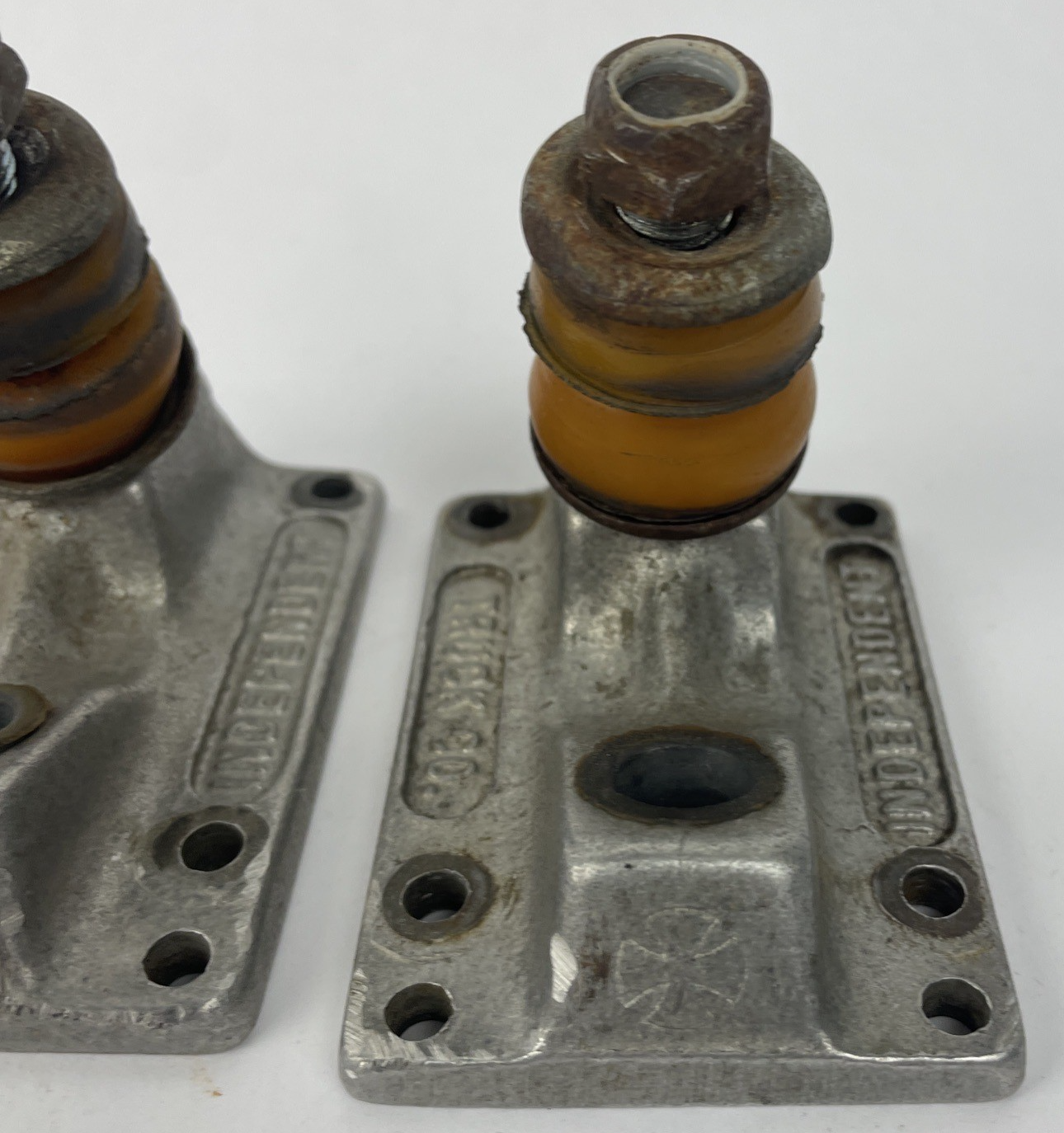 Independent Skateboard Truck Standard Baseplate (s)w OG Bushings and Washers