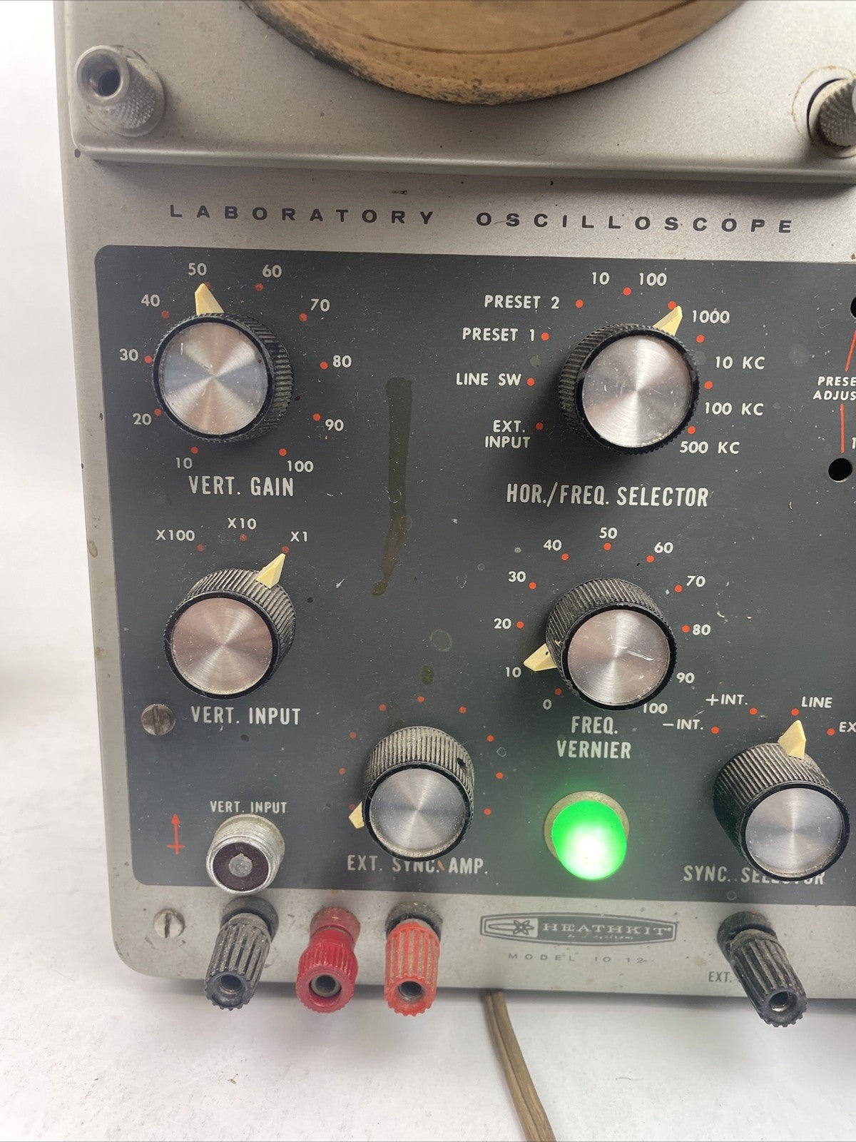 Vintage Heathkit Laboratory Oscilloscope Model 10-12 Vacuum Tube Powers On LOOK