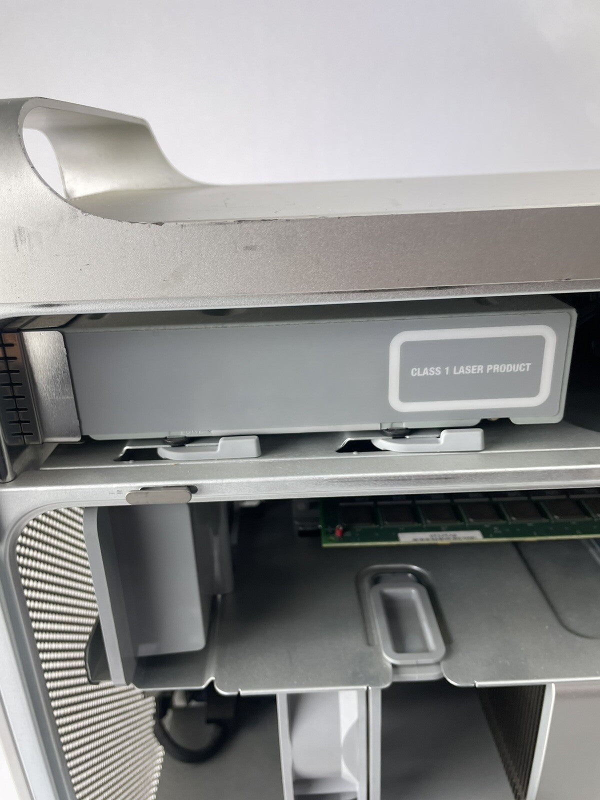 - A1047- Apple PowerMac G5  Tower G5 2GHz 1GB RAM 330 HDD Powers On Doesn't Boot