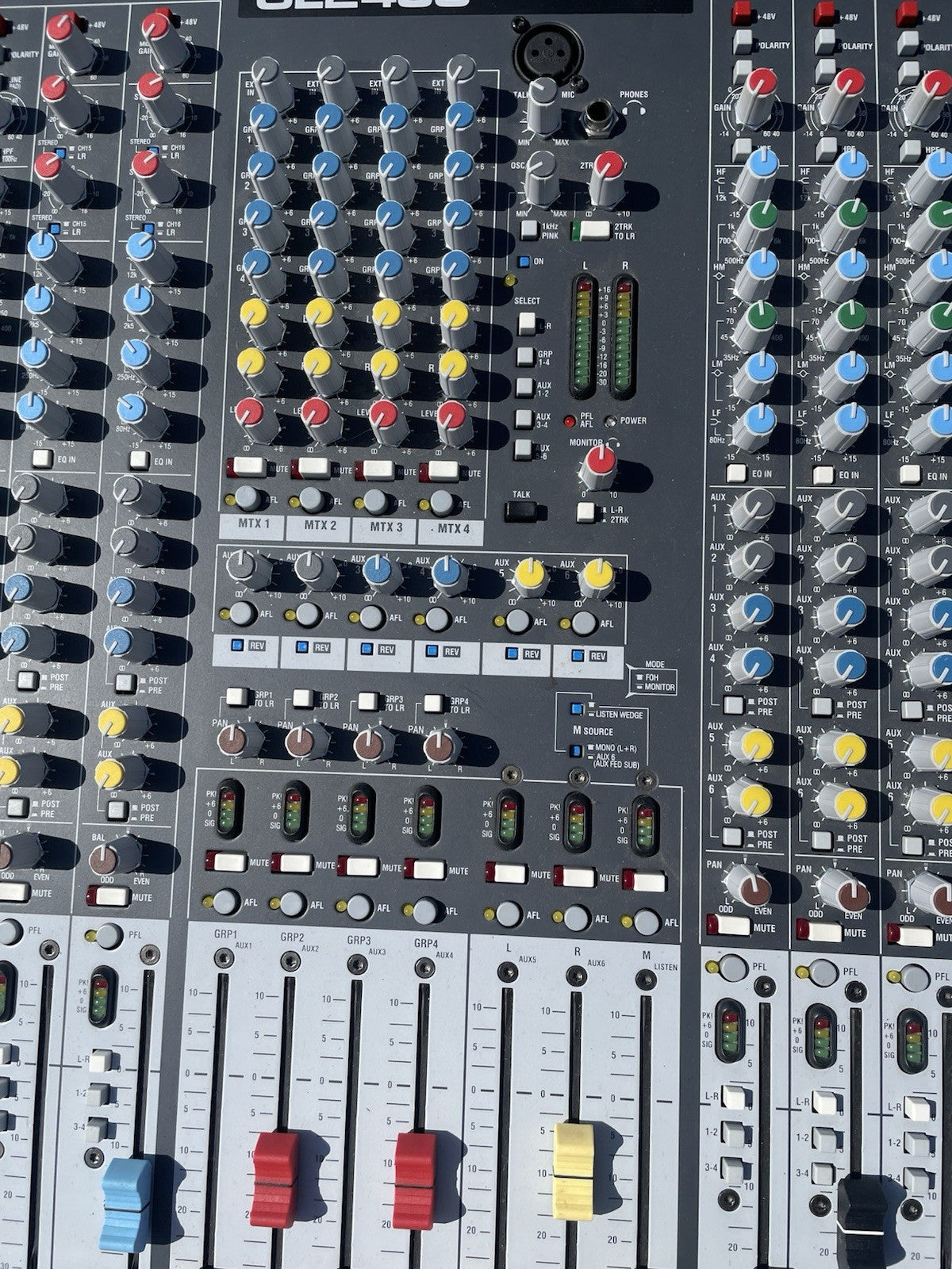 ALLEN & HEATH GL2400-32 Professional Dual Function Audio Mixer In Road case