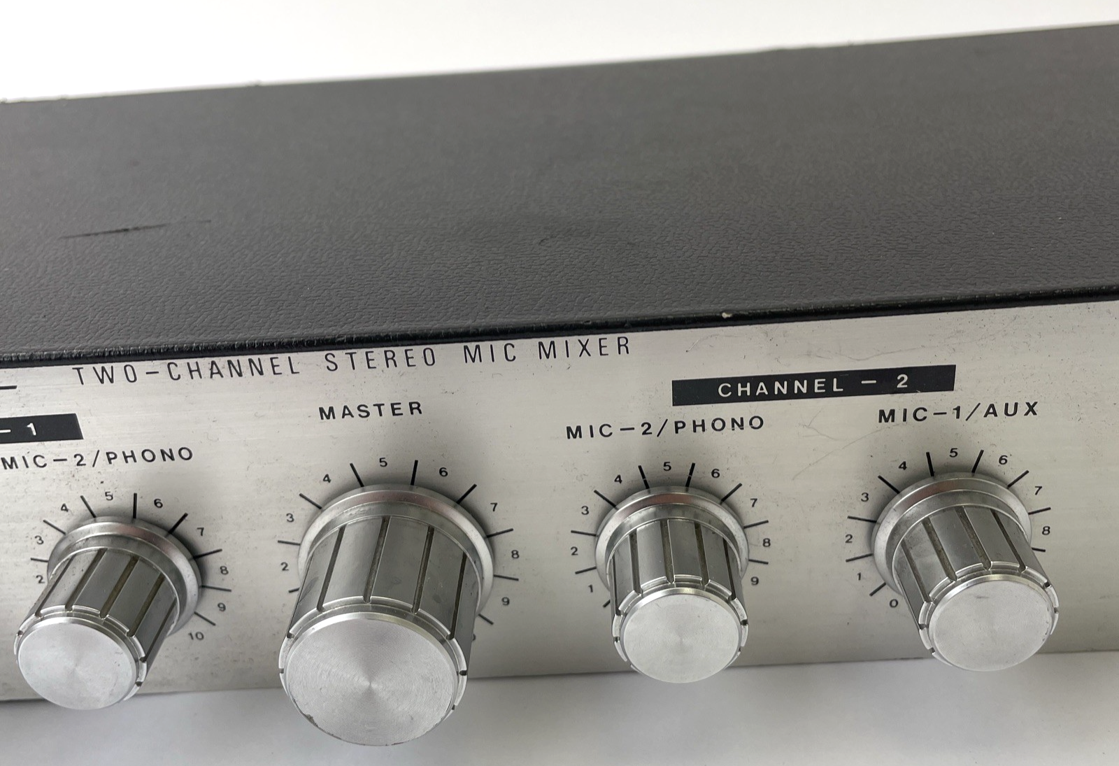 Vintage Realistic Professional Series 33-1057 Stereo Microphone Mixer 2 Channel