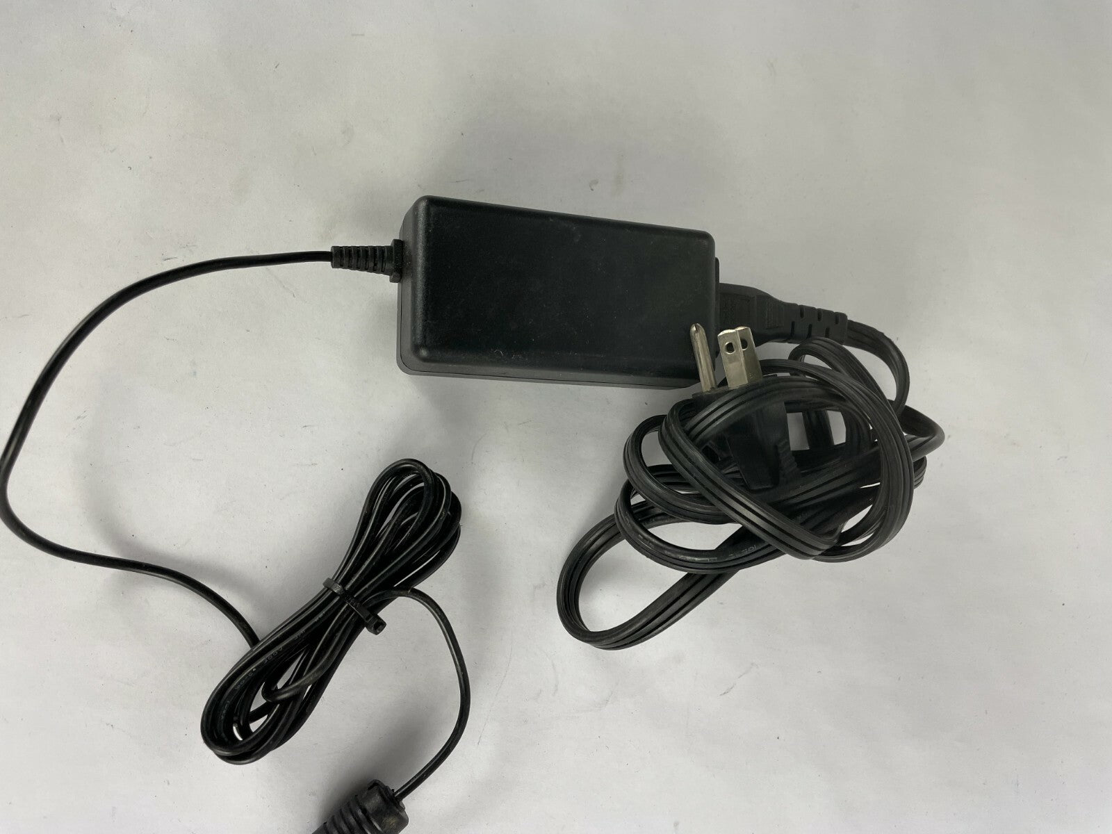 Genuine Adapter Tech Ac Adapter Output 12 V 2 A Power Supply Adapter A97