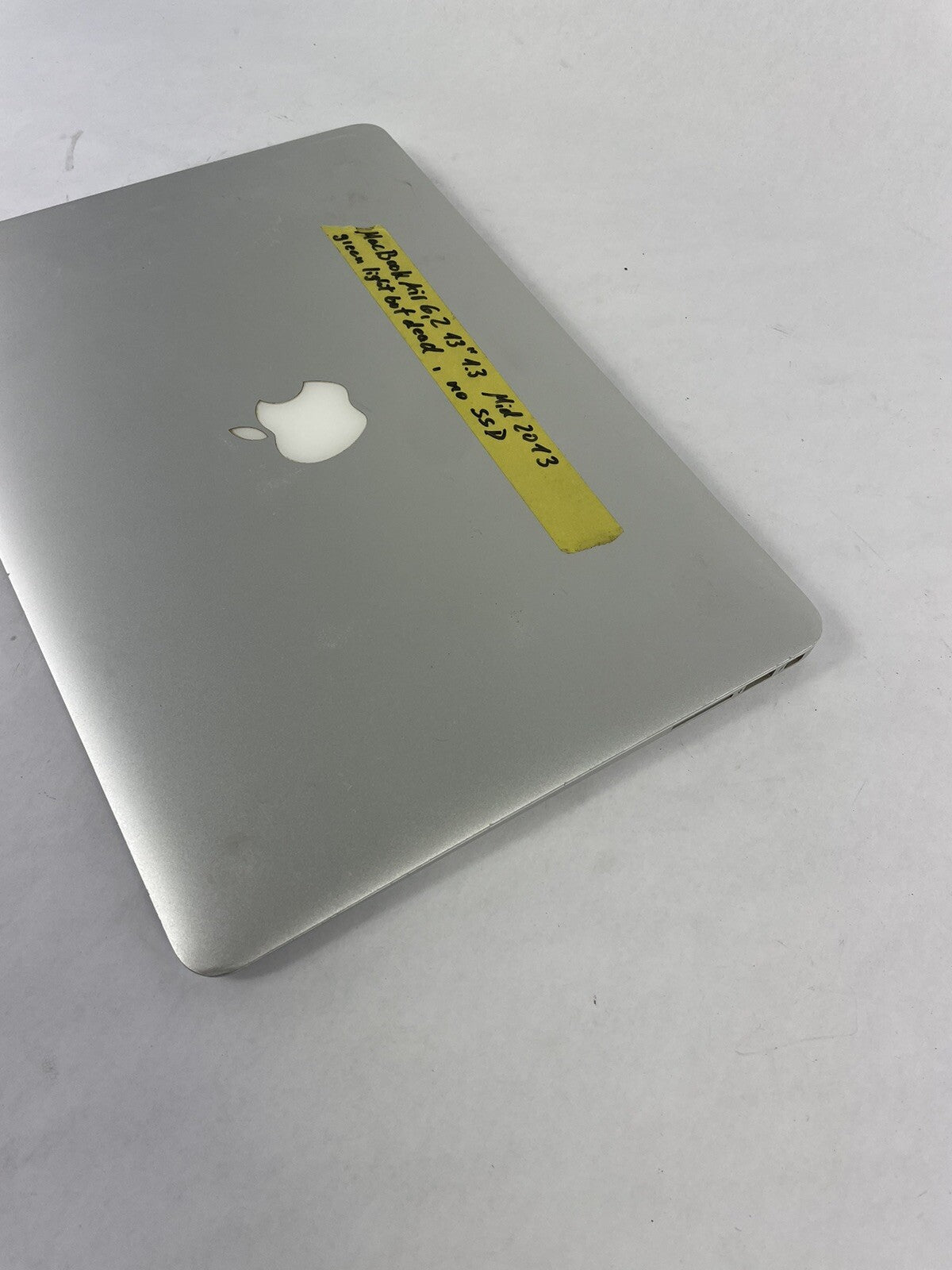 Macbook Mac Book Air Model A1466 1.3 GHz Core i5 Laptop FOR PARTS / Repair