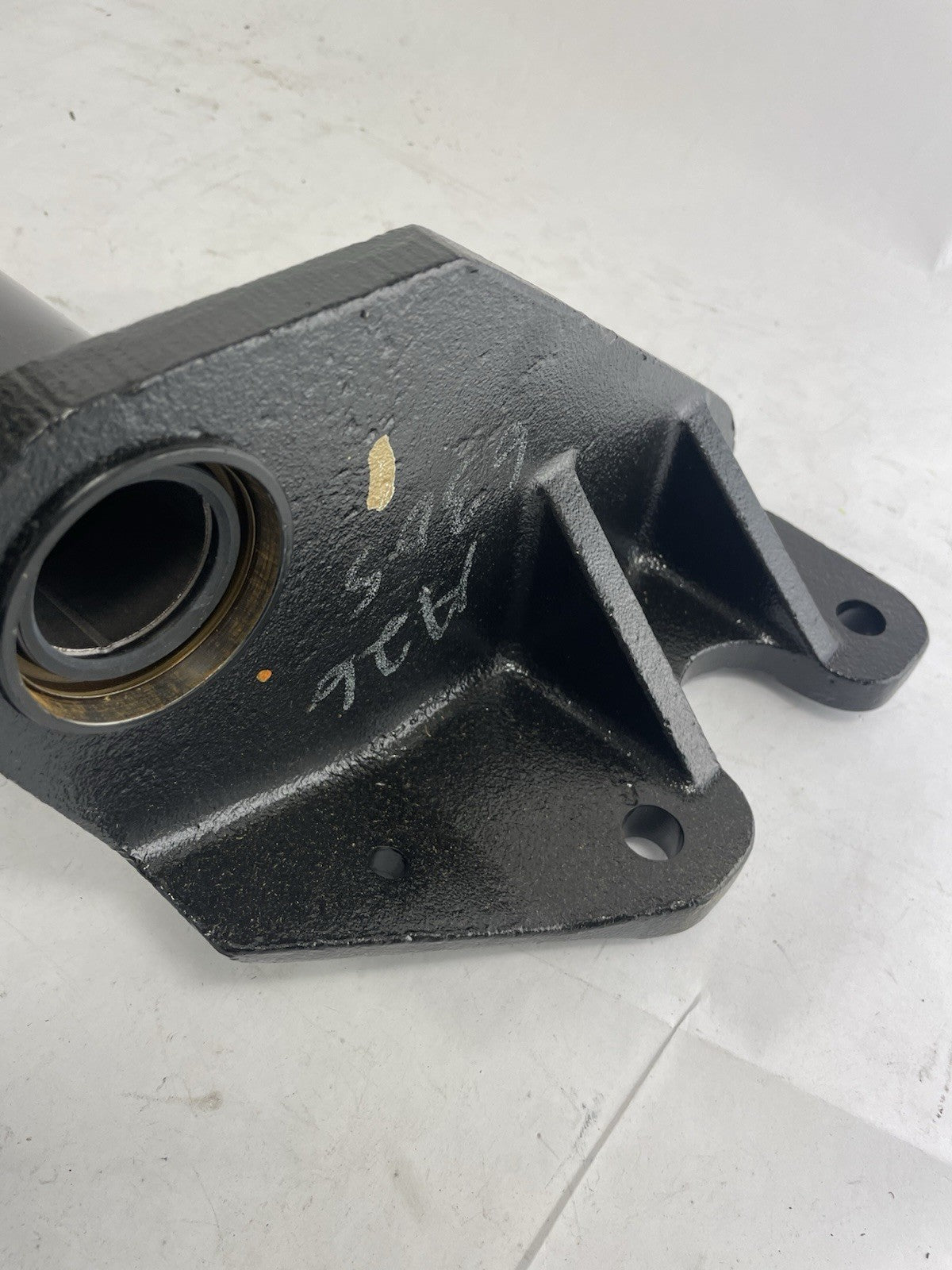 Meritor A263299M6305 air brake chamber bracket OEM truck part