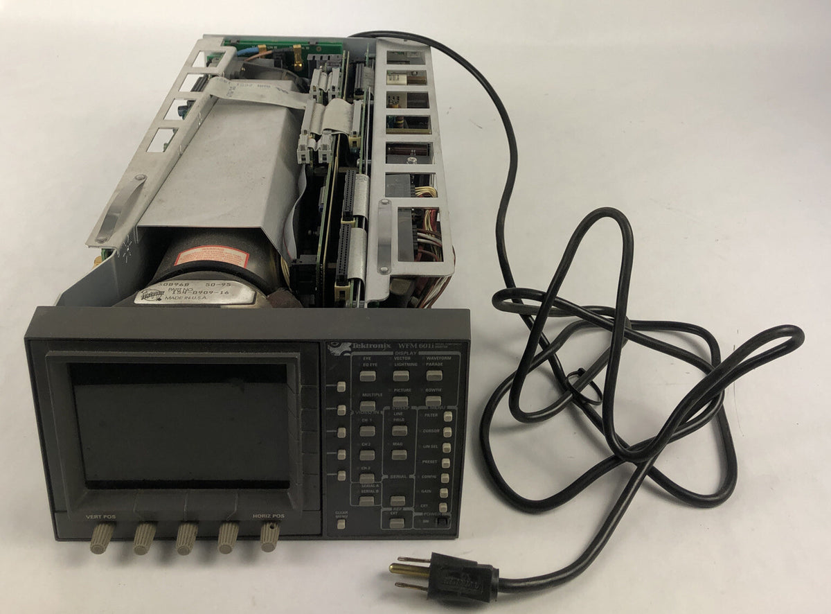 Tektronix WFM 601i - Powers on  For Parts or Repair - LOOK