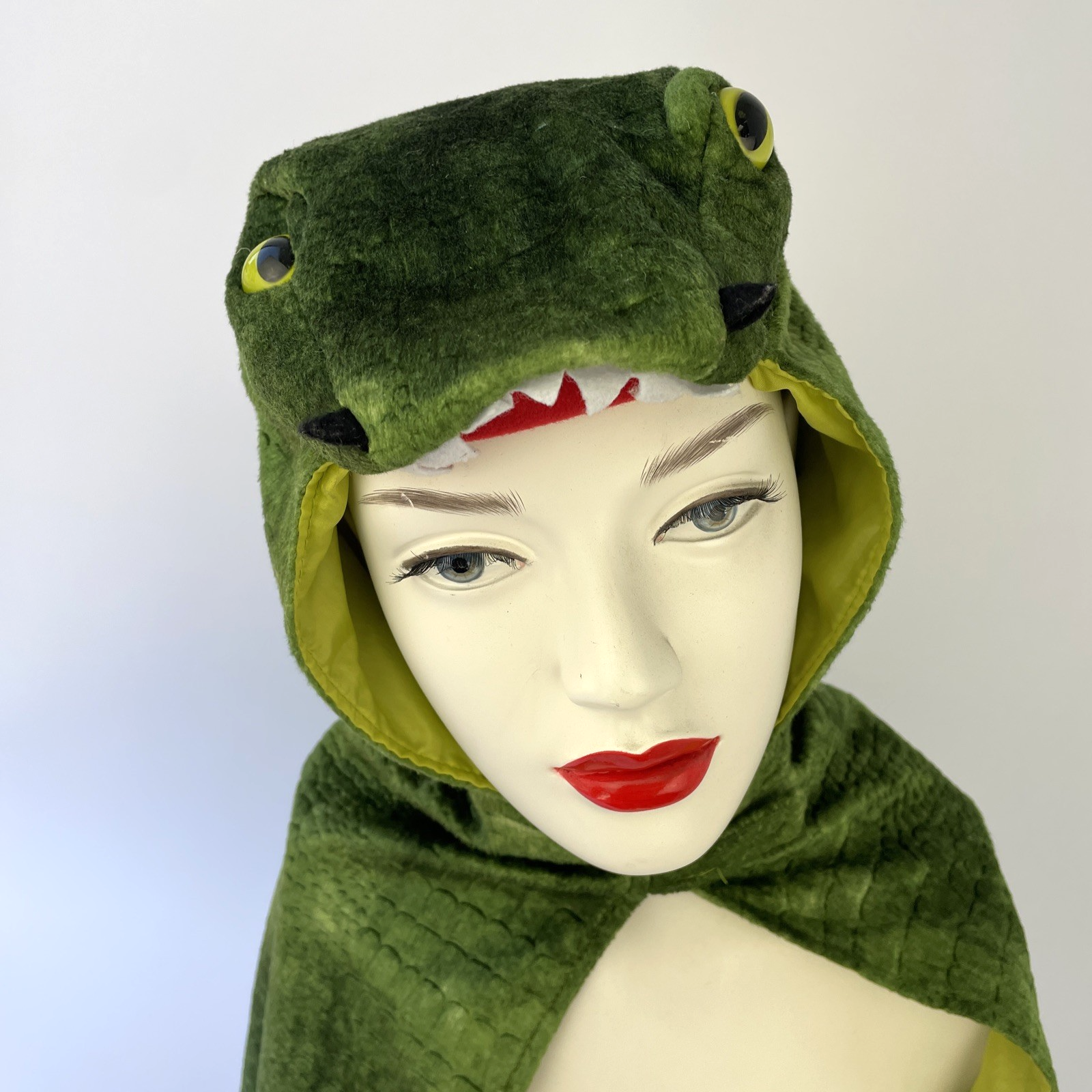 Great Pretenders T-Rex Dinosaur Snake Hooded Cape for Kids 4-5 Play Dress-Up VGC
