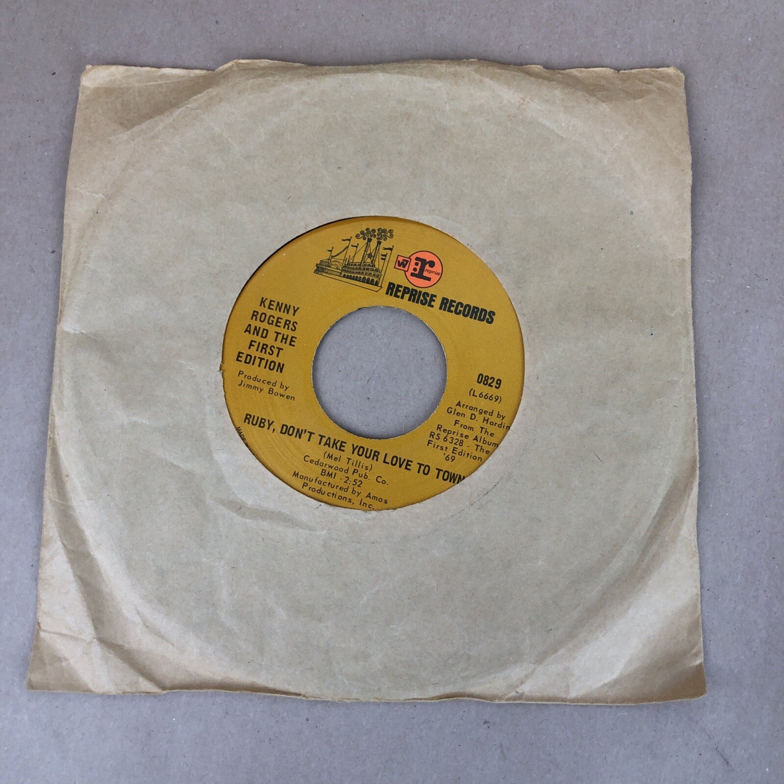45 RECORD 7"- KENNY ROGERS  - RUBY DON'T TAKE YOUR LOVE  TO TOWN  *VGC*
