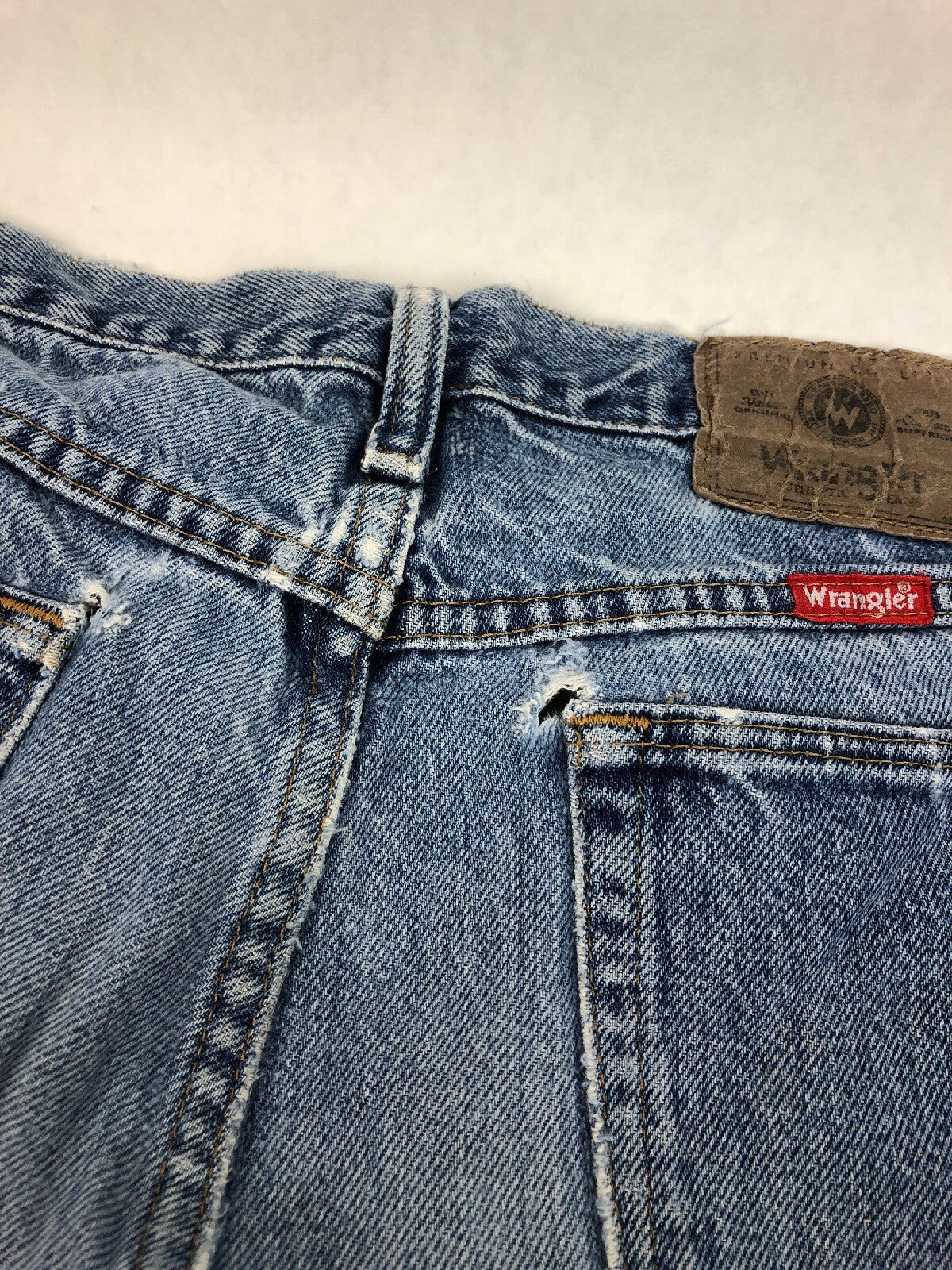 Thrashed Wrangler Jeans Ultra Worn Shredded Grunge Destroyed 32 x 31 Actual WEAR
