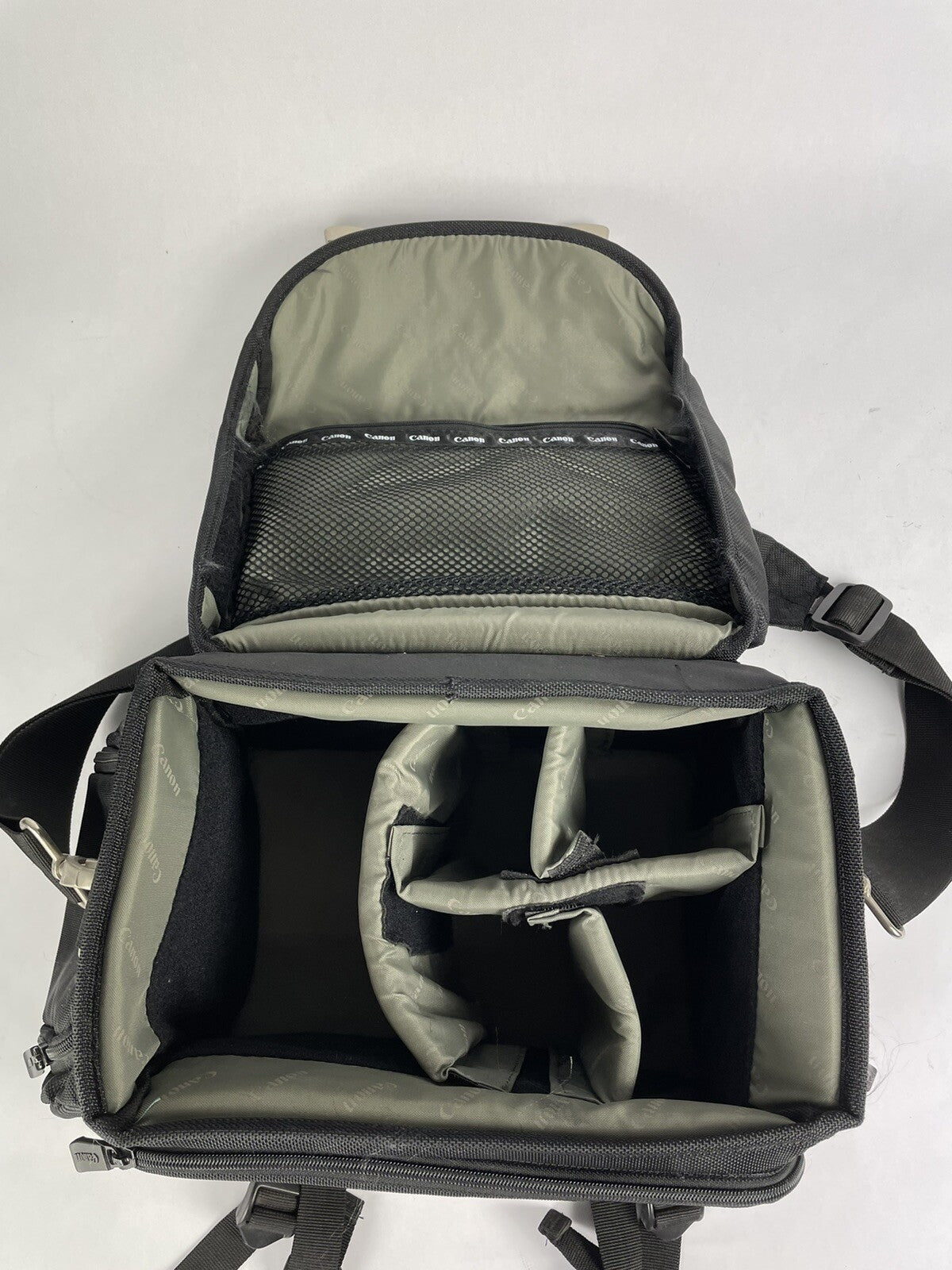 Canon 200DG Deluxe Gadget Bag Black DSLR Travel Equipment Bag