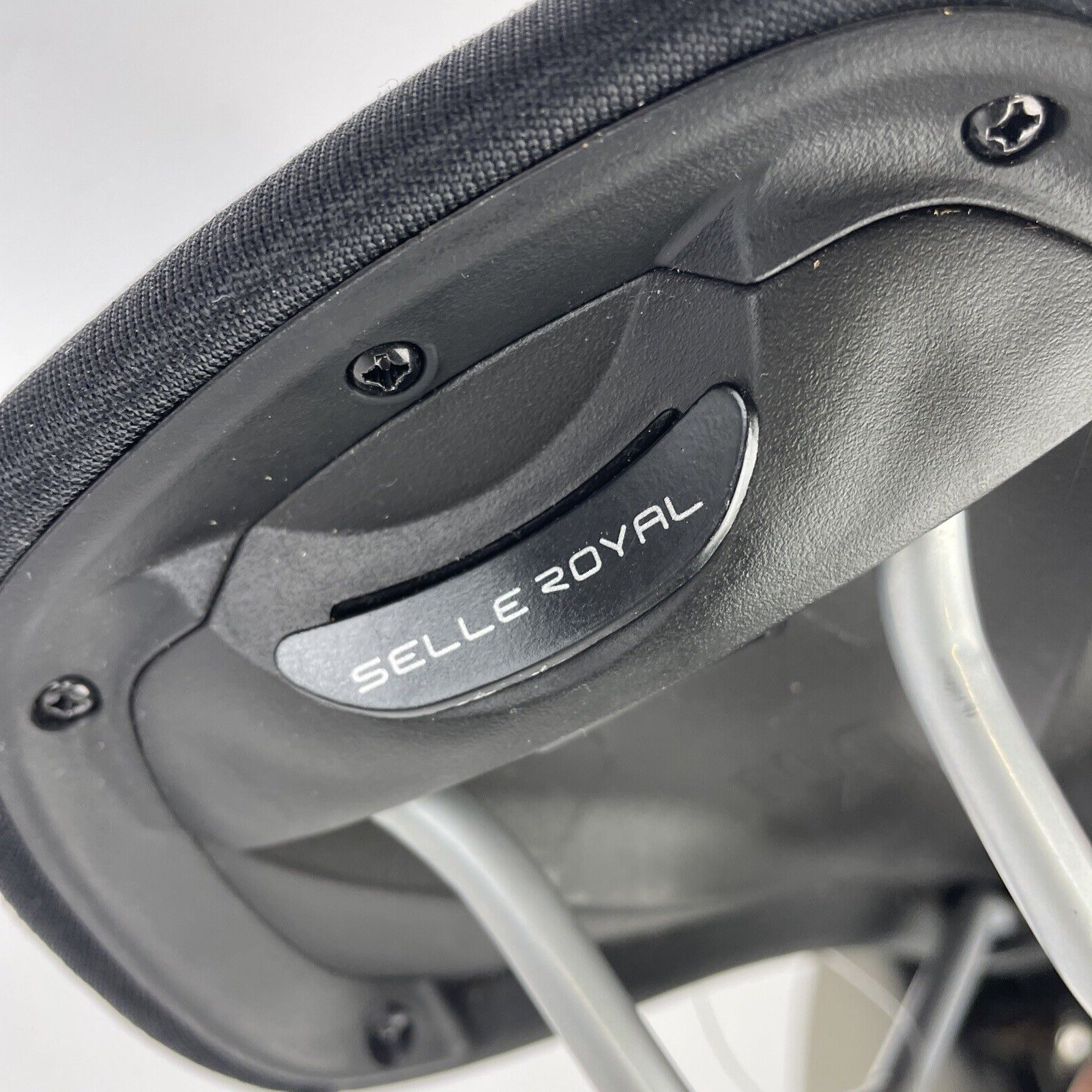 NWT Selle Royal RoyalGel Ergonomic Bike Seat 10" x 6" Black