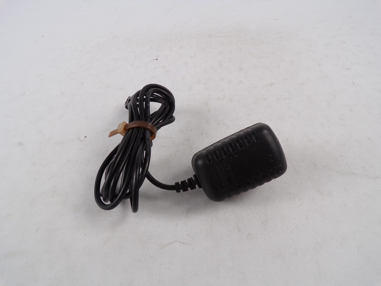 Geniune AC Adapter TAD077JBE Output 5 V  1 A Power Supply Adapter A56