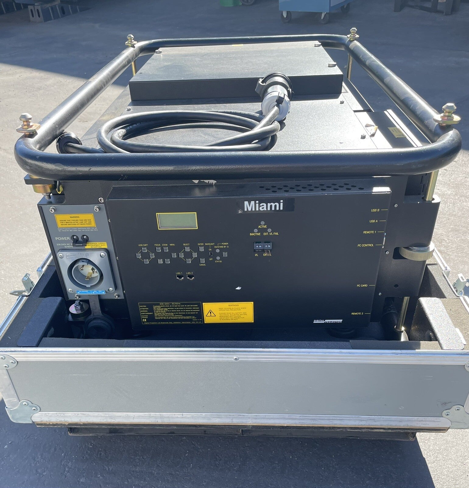 Digital Projection iS15-SK  DLP digital cinema projector NO lenses w/ roadcase