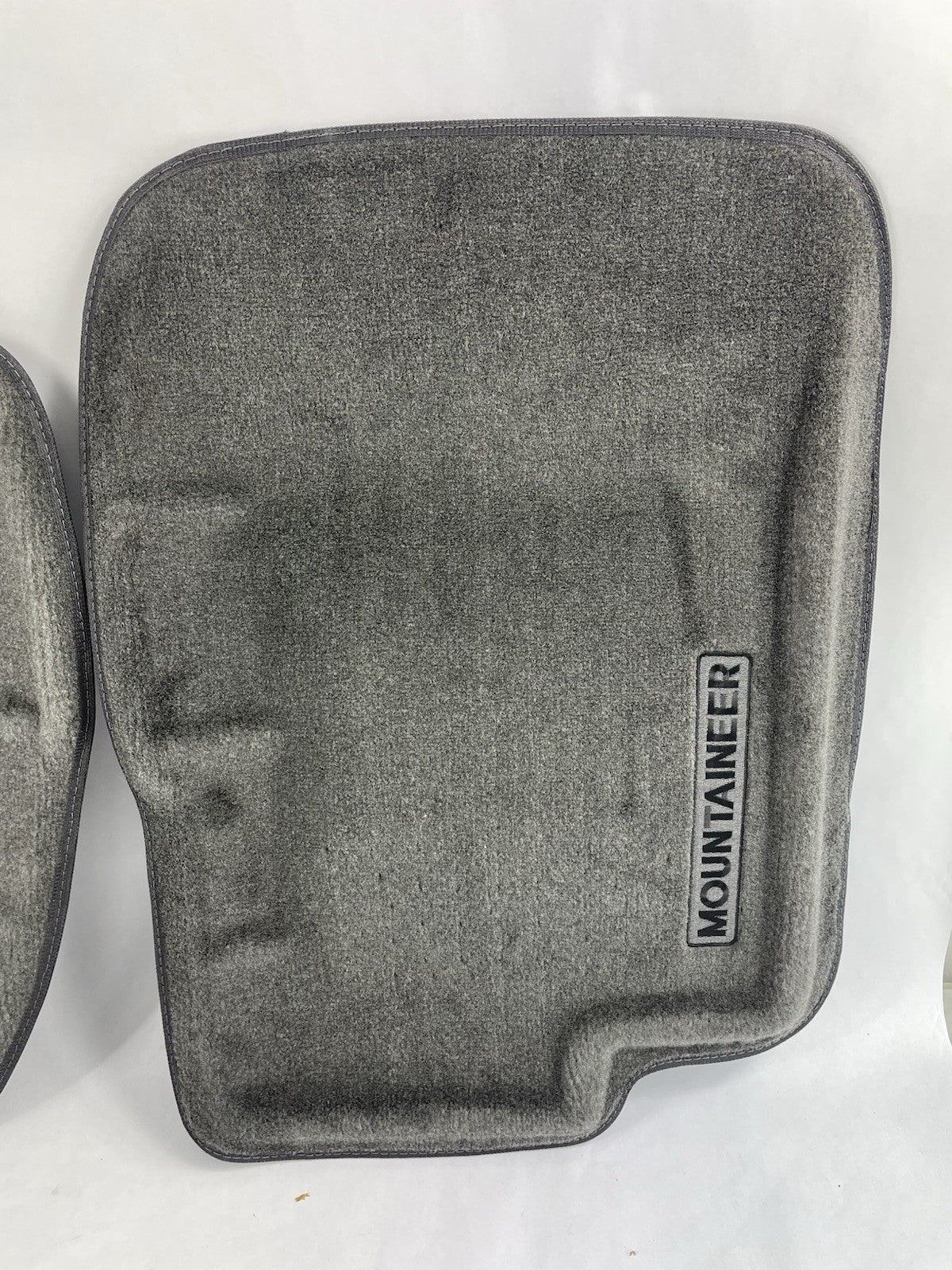 Mercury Mountaineer front floor mats charcoal 2002-2005