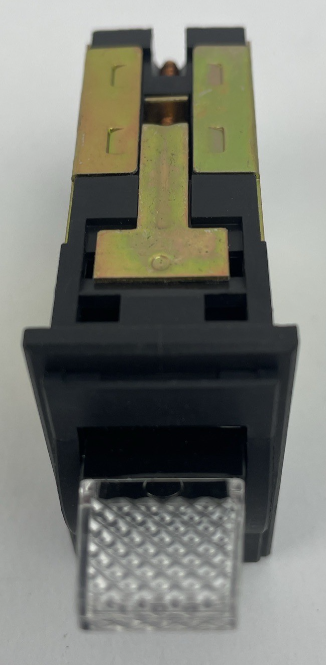 1 NOS Switchcraft 84324X Lever-Lite III Illuminated Switch / Non-Locking