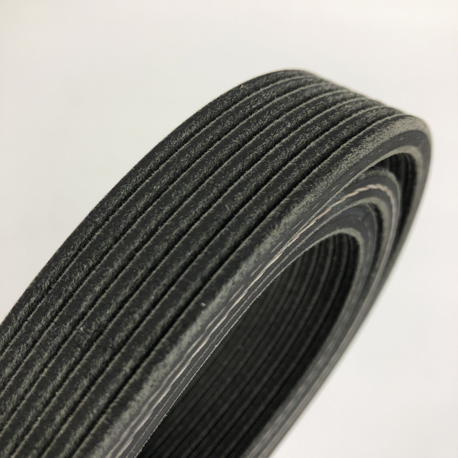 Dayco 6070817 serpentine belt 7PK2074 poly rib belt