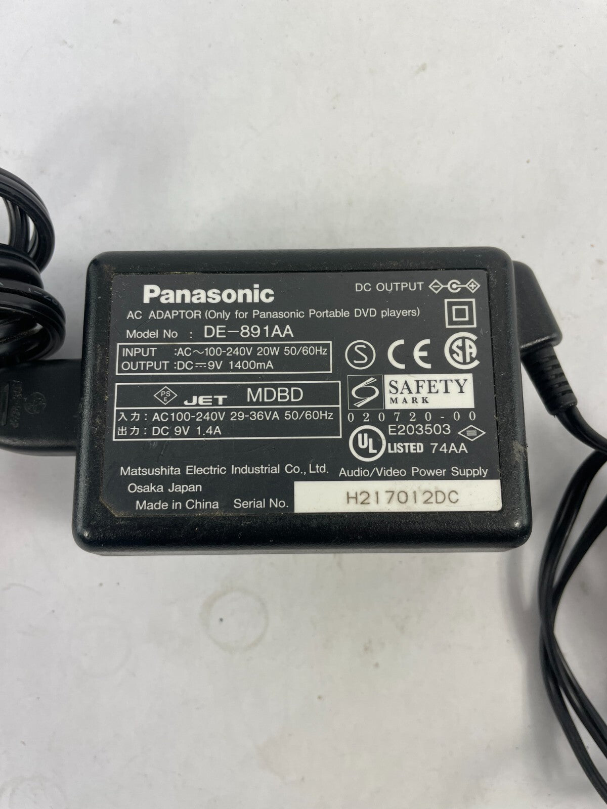 Geniune Panasonic DE-891AA Output 9 V 1.40 A Power Supply Adapter B01