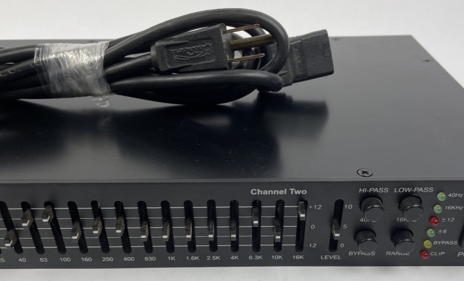 SKY Audio Dual 15 Band Graphic Equalizer PEQ-1215H 100mA 250V - VGC