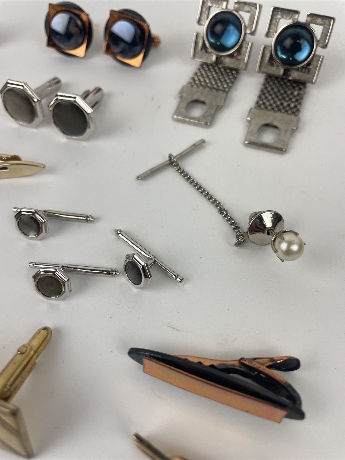 Vintage Gentlemen’s Cufflinks Tie Clips & Accessories Job Lot In Links & Clips