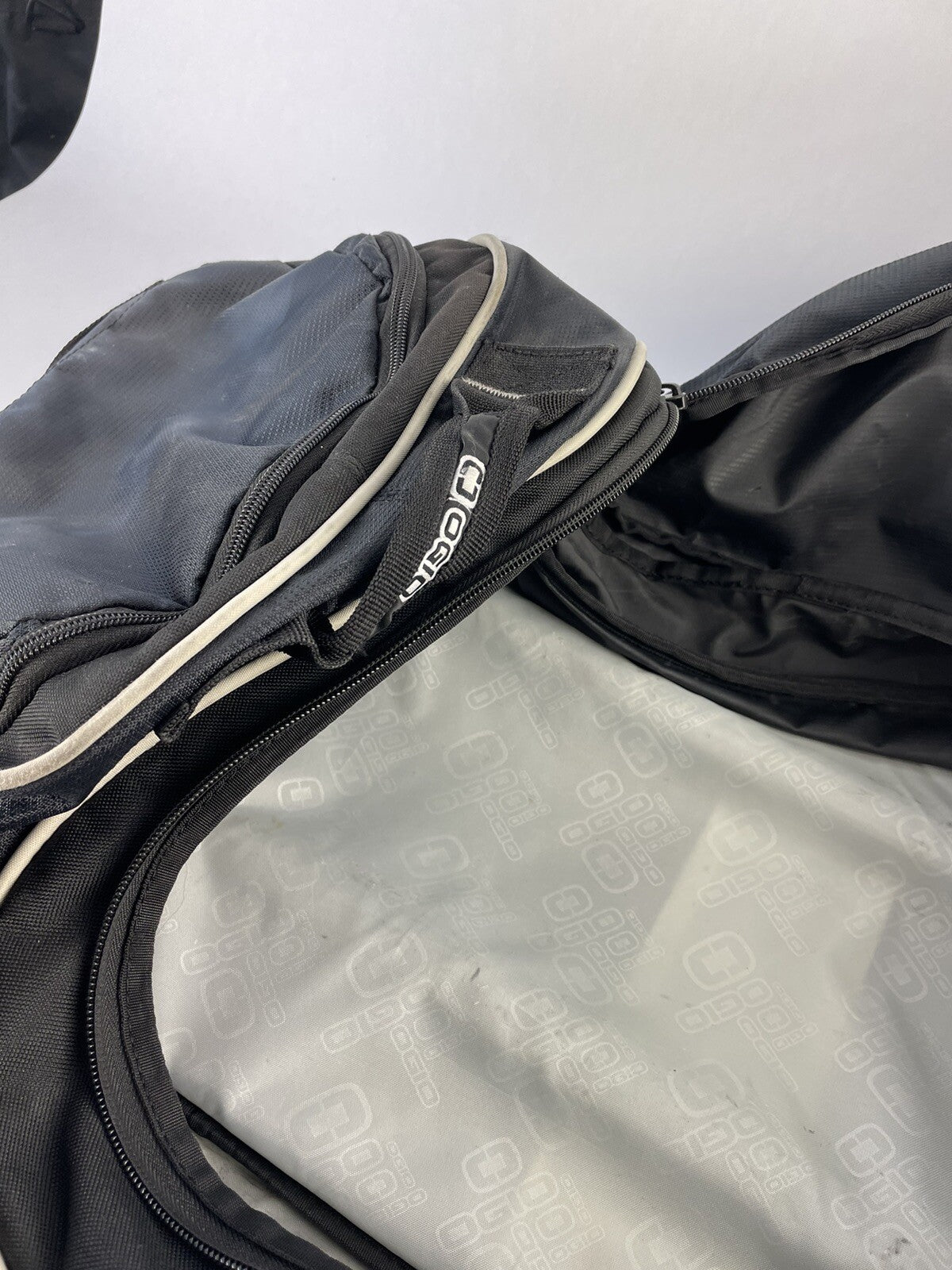 OGIO SLED TRAVEL BAG.  BLACK 28 inch ROLLING CART TRAVEL BAG.  