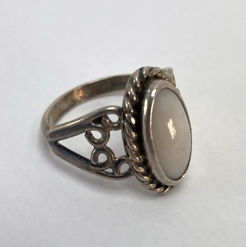 Vintage Navajo Native American Mother of Pearl 925 Sterling Silver Ring Size 4.5