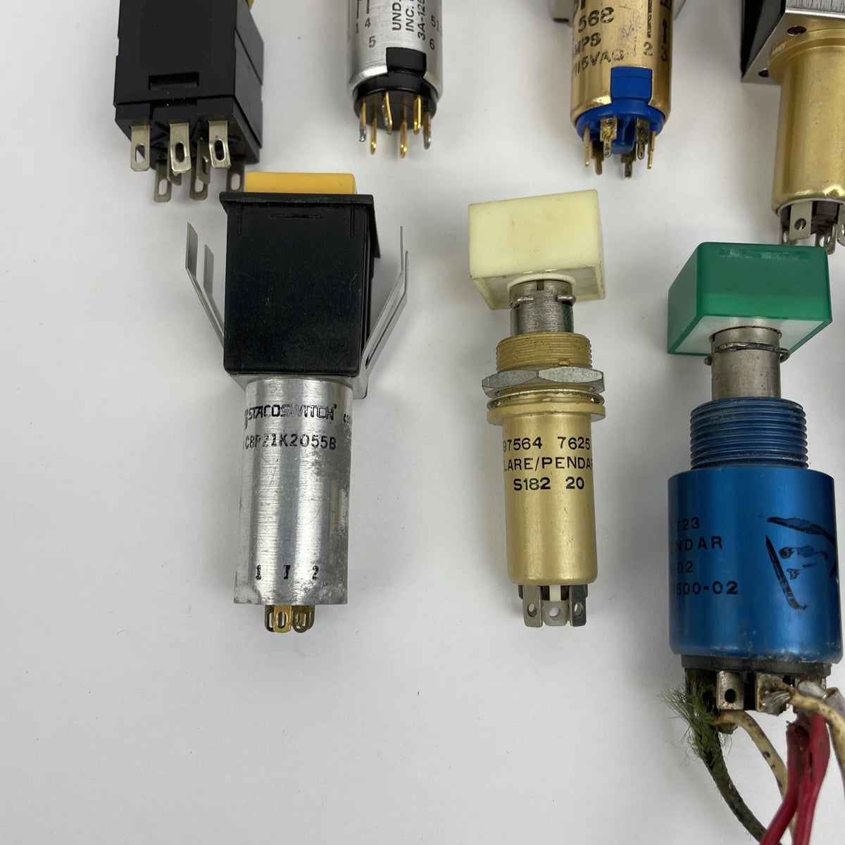 Lot of Assorted AMPEX UND LAB DIALITE IPI Illuminated Push Button Switch - LOOK