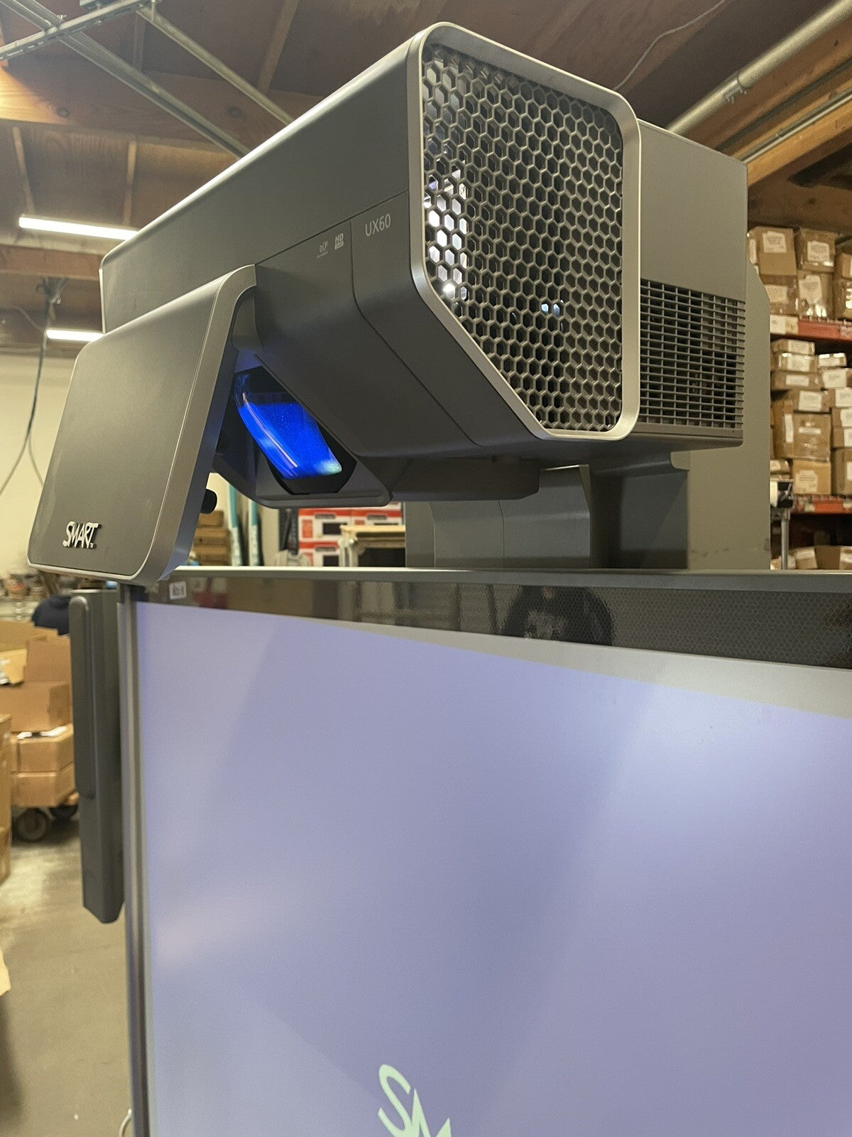SMARTBOARD 800 DViT  - 77in Interactive Whiteboard FSUX Mobile Stand SBA-L audio