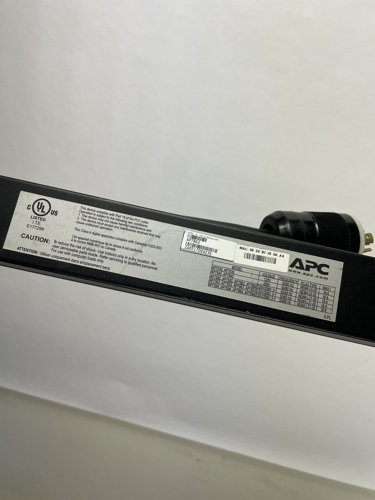 APC AP7862 METERED PDU, 208V NEMA L21-20P Input, (42) Power Distribution Strip
