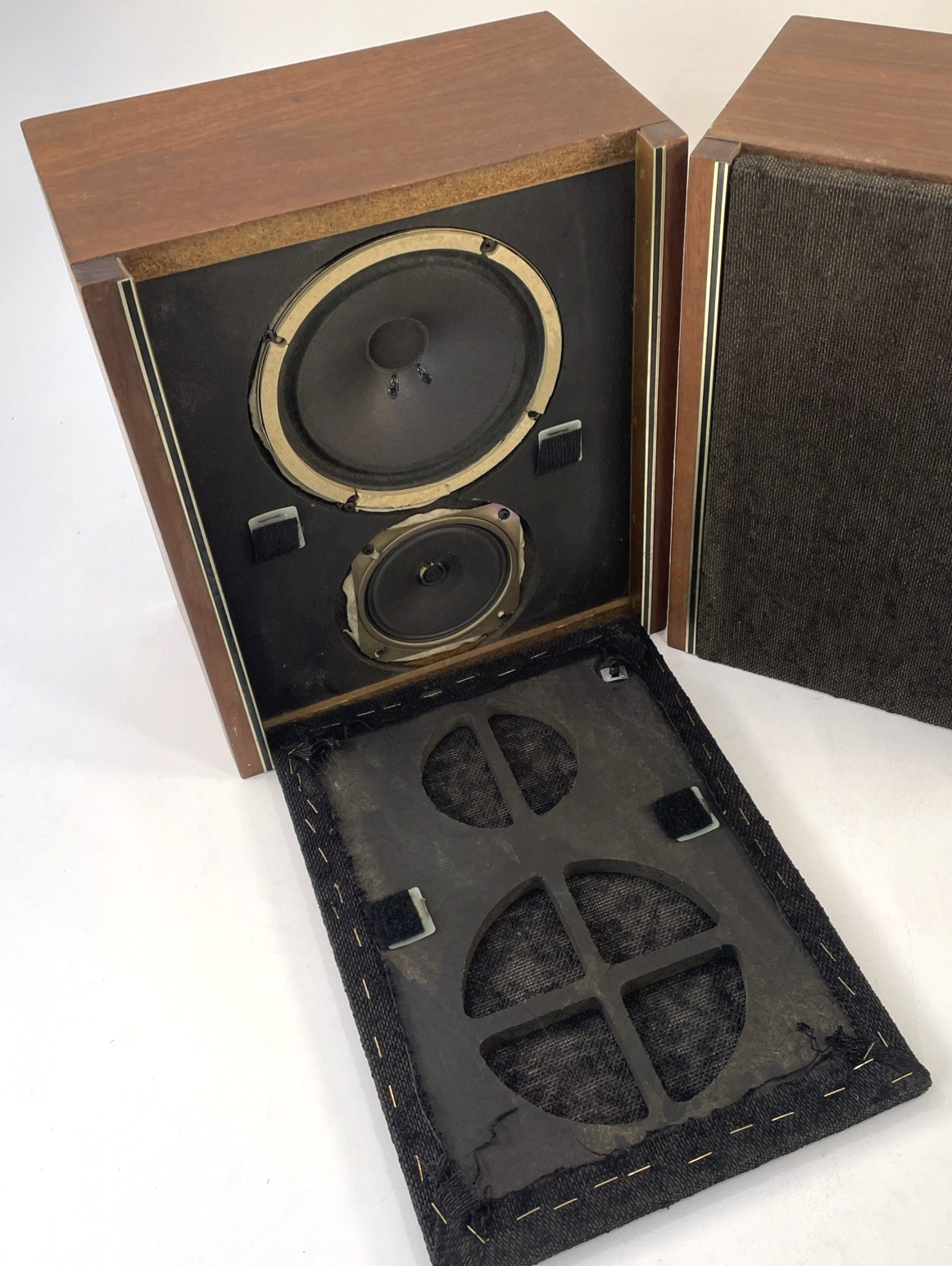 Vintage Juliette Air Suspension Audio System Wood Bookshelf Speakers 13x11x6.5