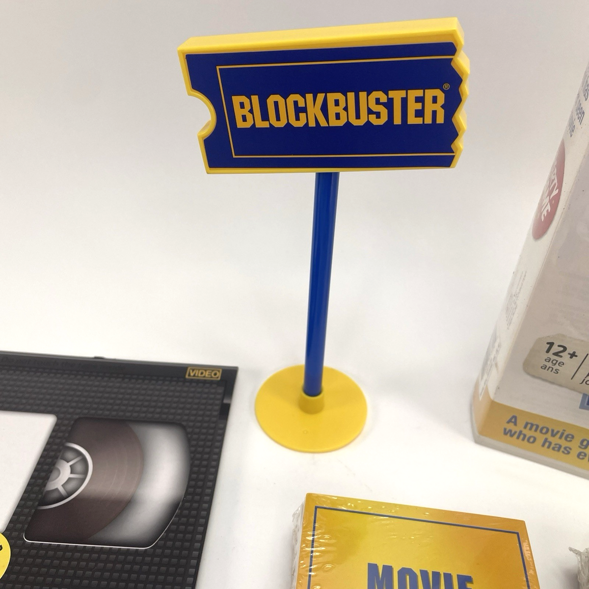 Blockbuster Party Game Movie TV Theme Complete Set Big Potato Batteries Included