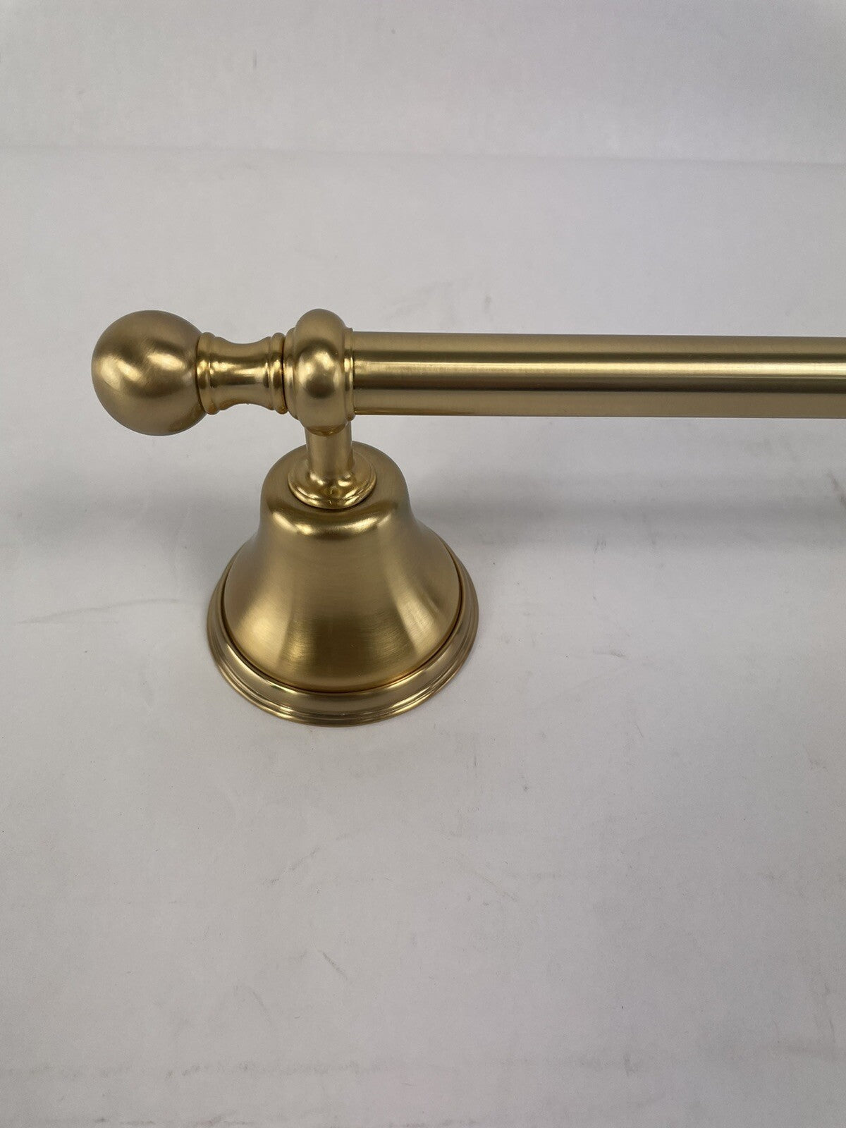 Jado Towel Bar 18” new classic  Bathroom Towel Holder  Wall Mounted Bronze
