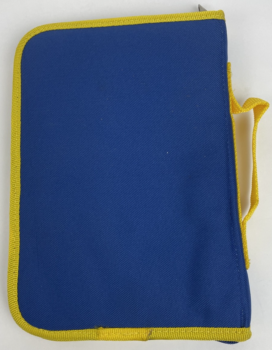UCLA BRUIBS Camping PICNIC FOLDER SPOONS / KNIVES / CHEESE BOARD / NAPKIN NEW