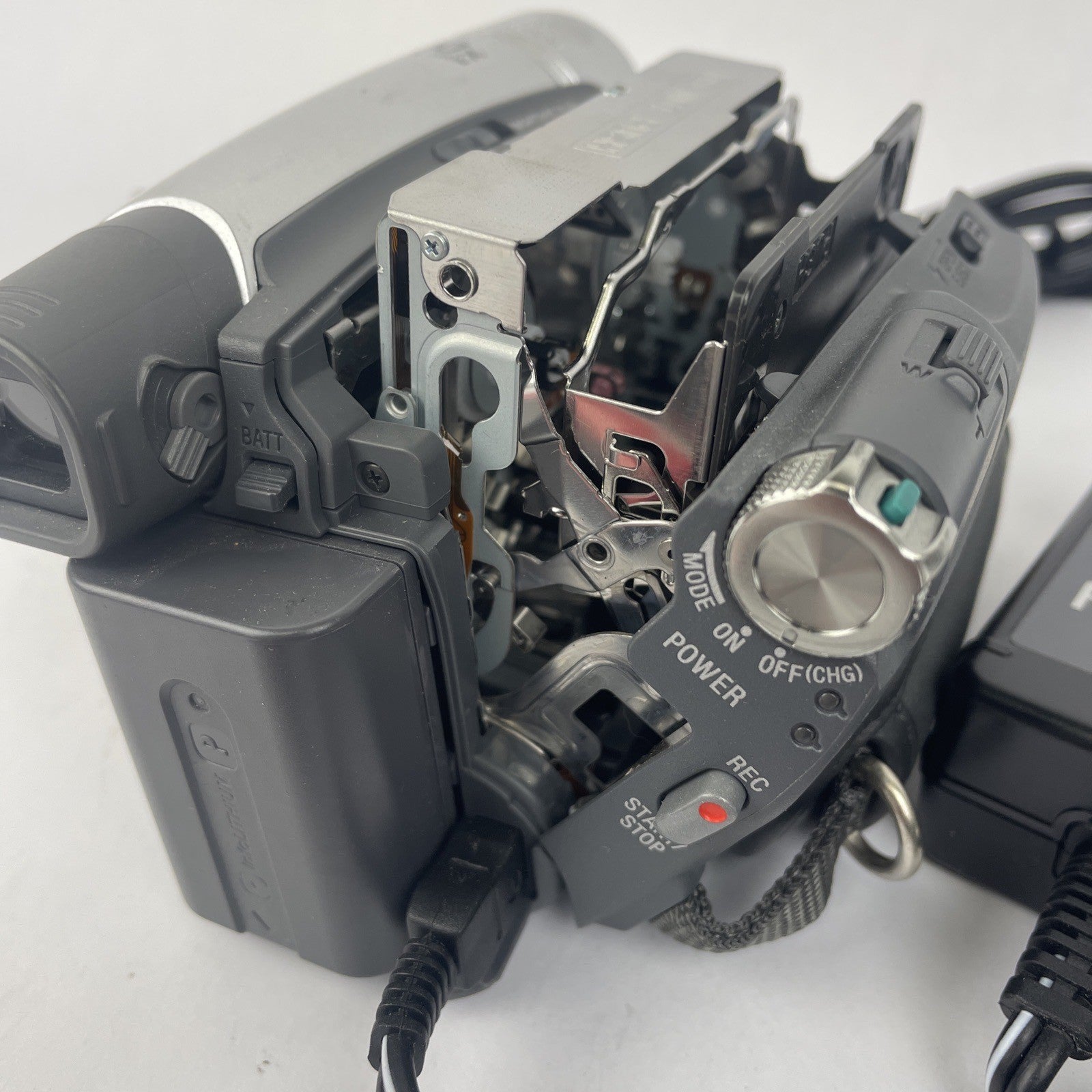 Sony DCR-HC28E MiniDV Digital Video Camera Handycam For Parts Or Repair Charger