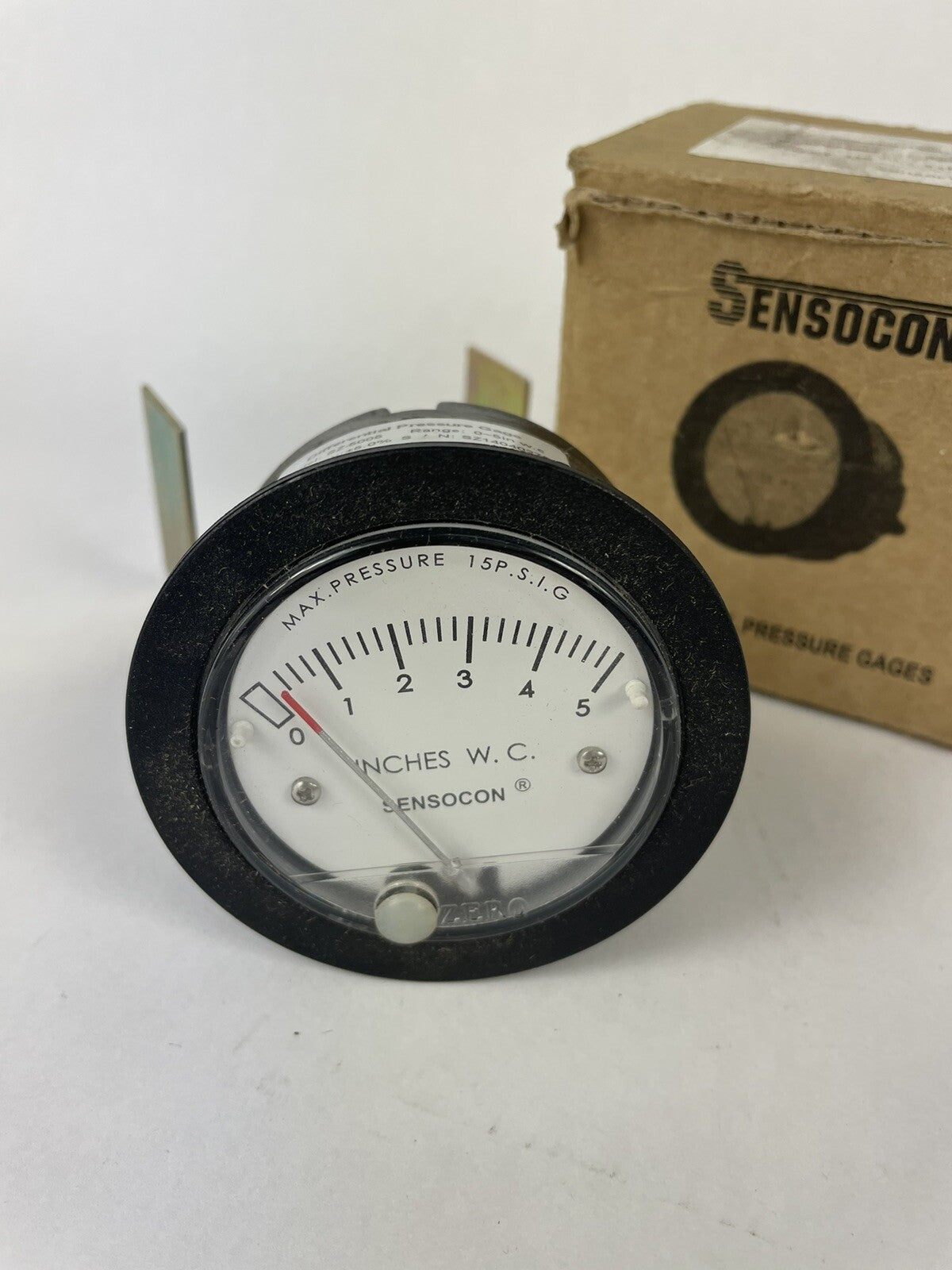 Sensocon USA Miniature Low Cost Differential Pressure Gauge  Sz-5005 30 PSI