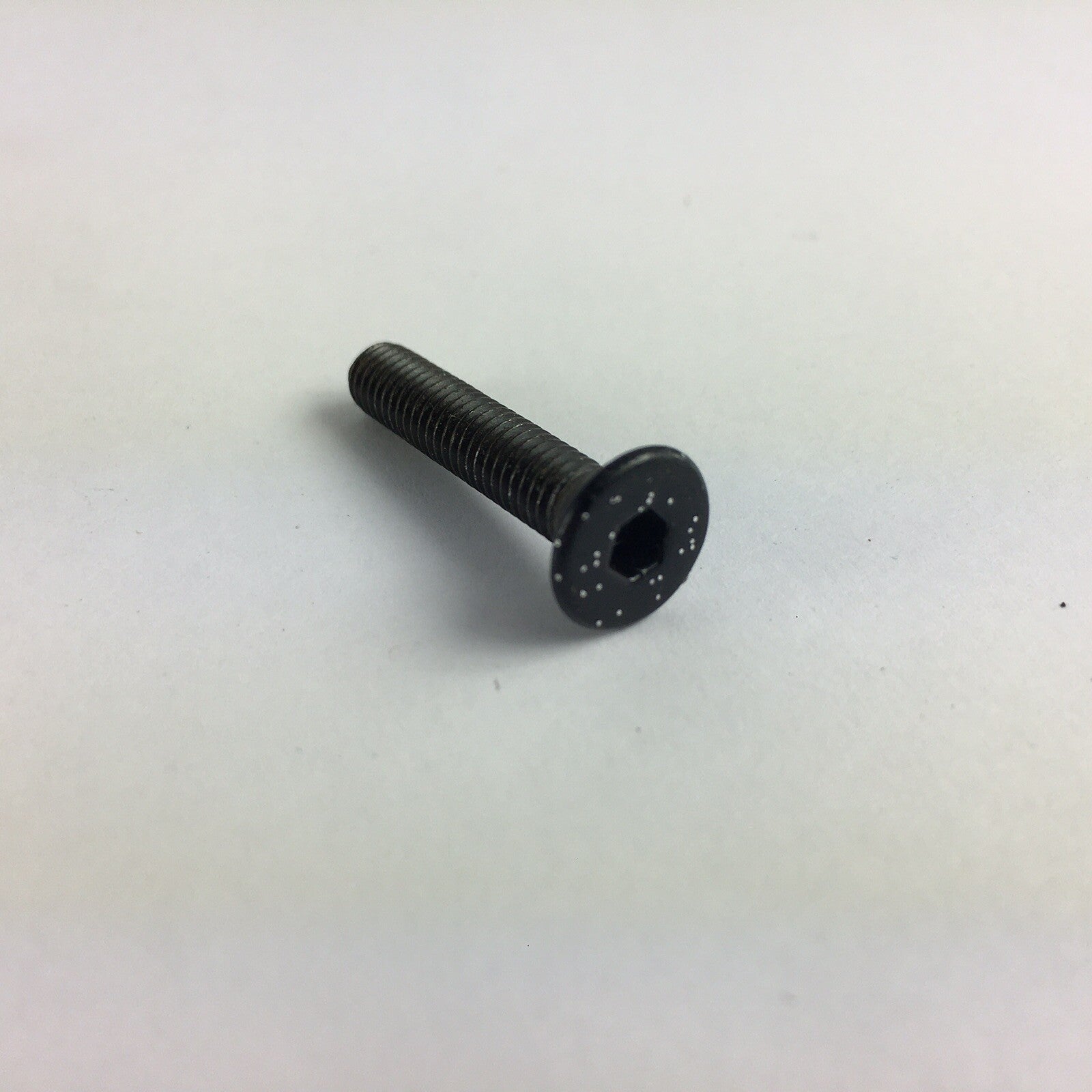 #10-32 7/8 Flat Head Socket Cap Screws Alloy Steel Black Oxide Allen Glitter top