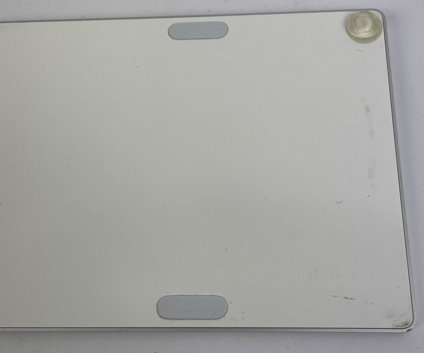 Apple Magic Model A1843 Wireless Keyboard Aluminum White Nice VGC LOOK