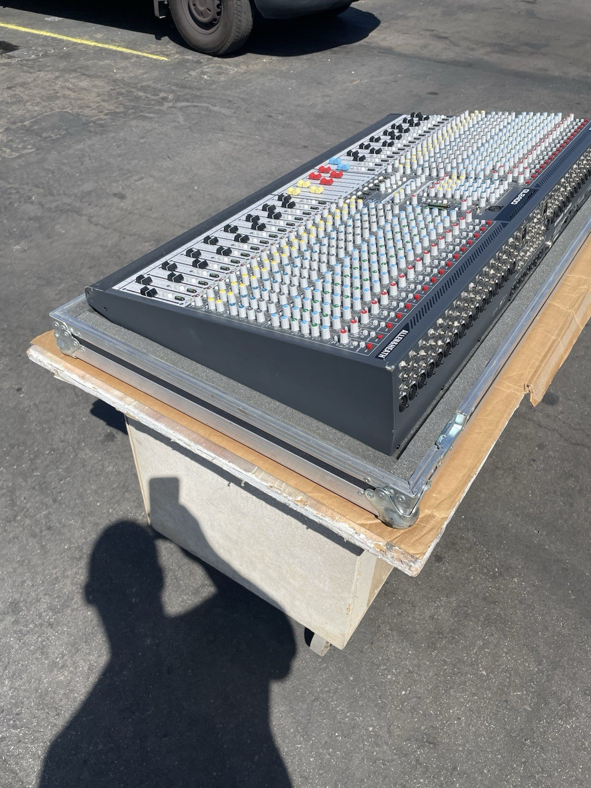 ALLEN & HEATH GL2400-32 Professional Dual Function Audio Mixer In Road case