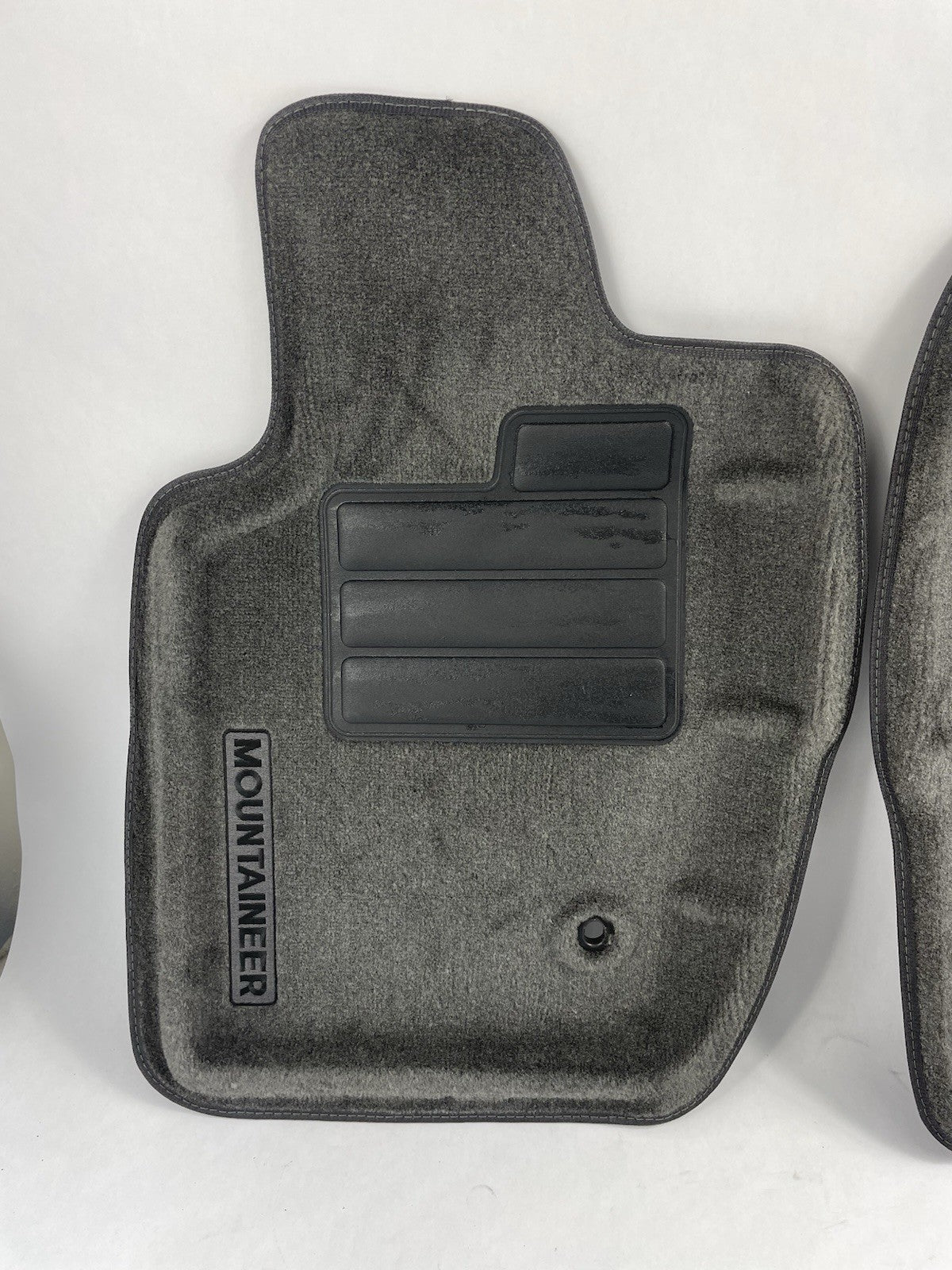 Mercury Mountaineer front floor mats charcoal 2002-2005