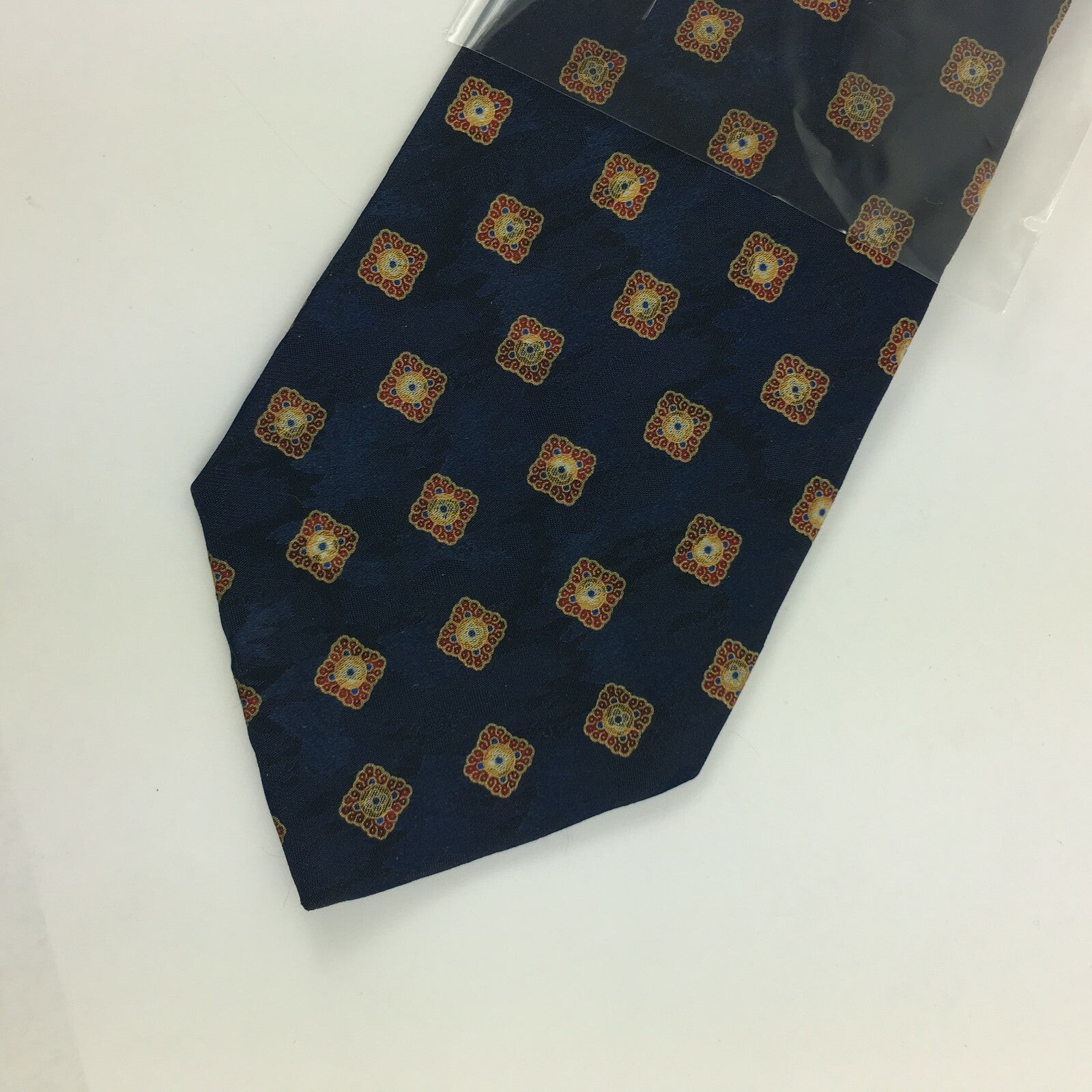 Genuine RoundtreeYorke 100%Silk Handmade Stylish Formal/Casual Tie MultiColoured