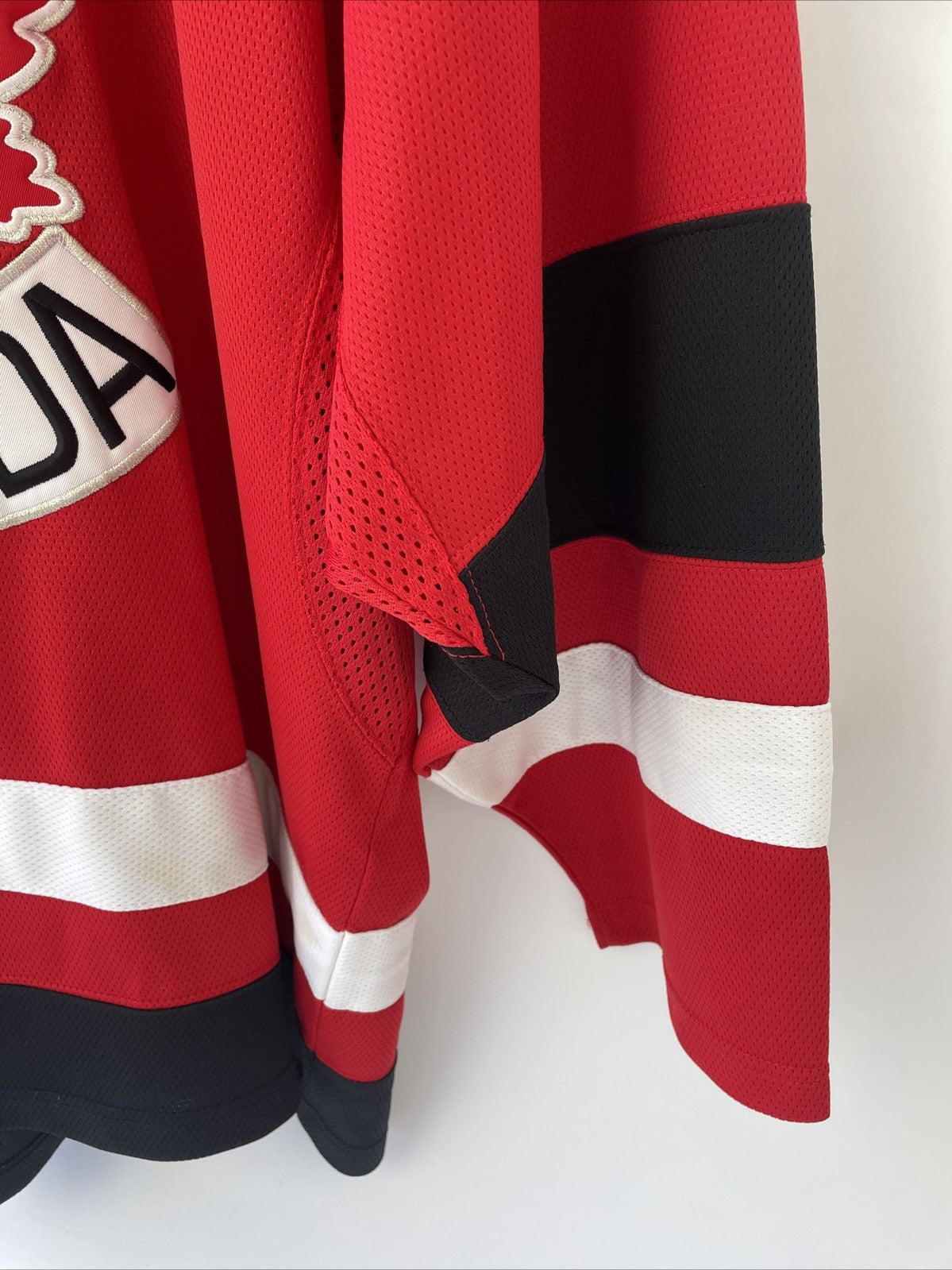 Nike Team Canada Vintage Hockey Jersey Maple Leaf Red White Black Adult Size L