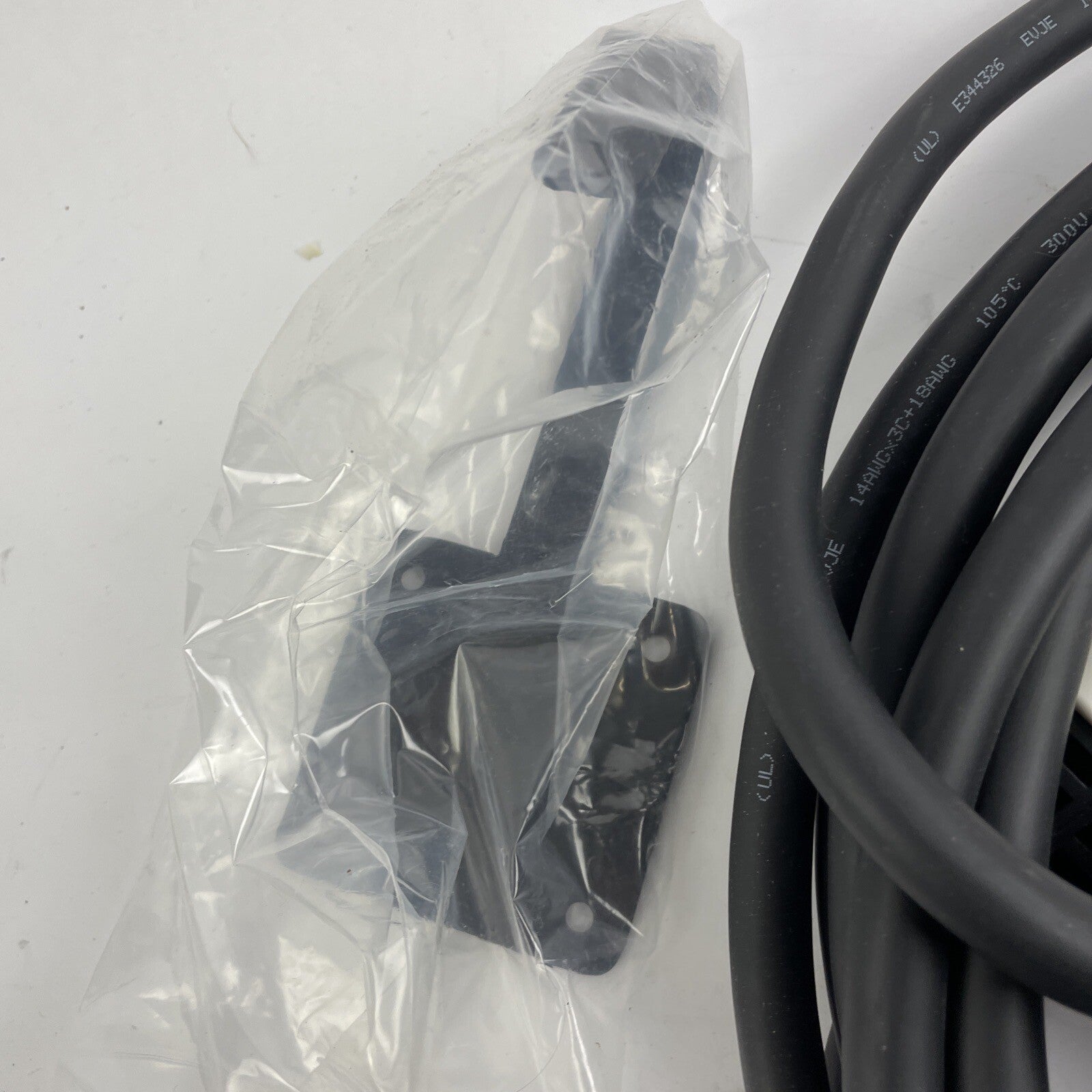 NOS ZenCar Level 2 EV Charger 240V NEMA 15-30 Plug for Ford Fusion with Case