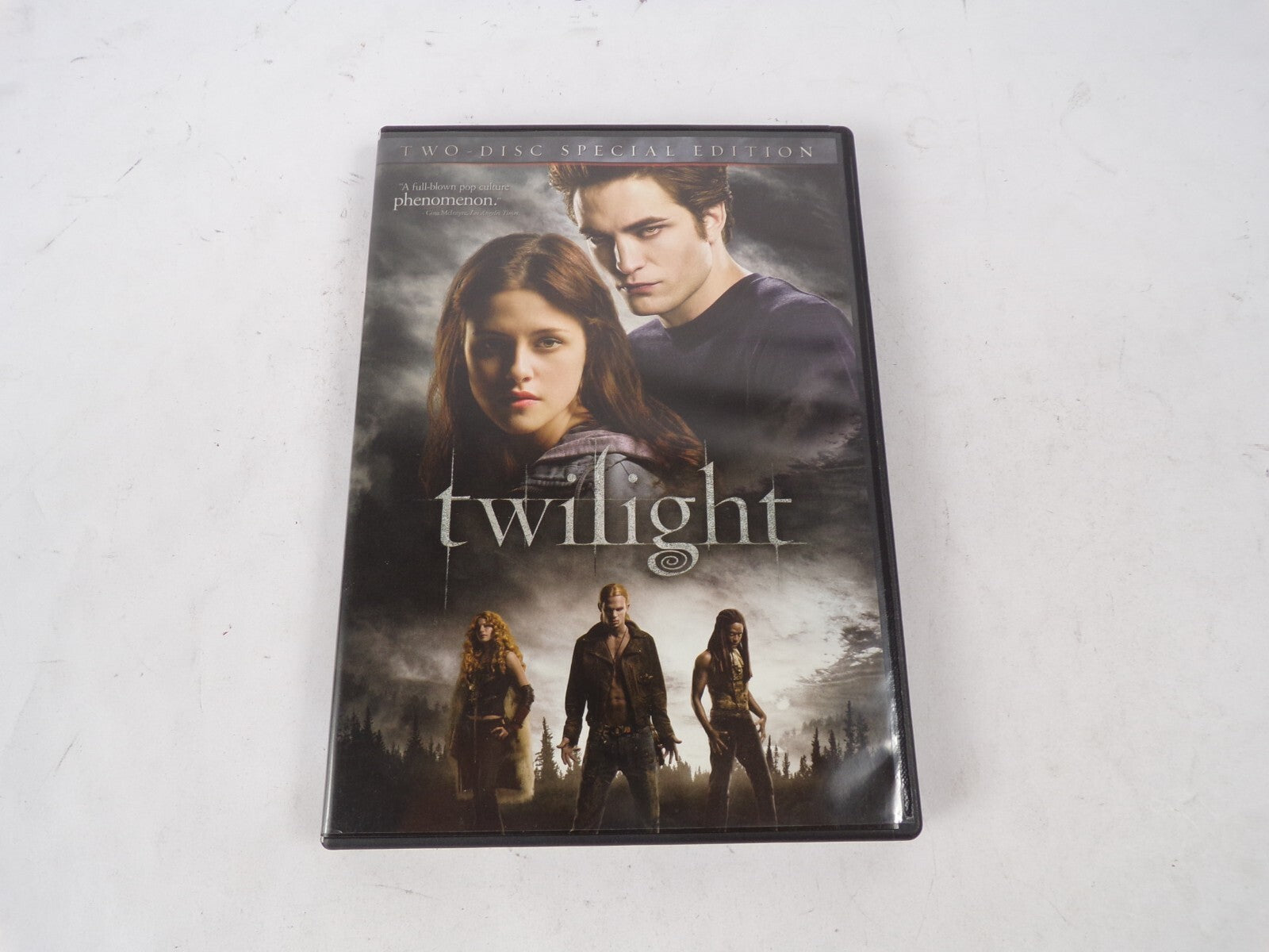 Twilight Two Disc Special Edition "A Full-Blown Pop Culture PhenomenonDVD Movies