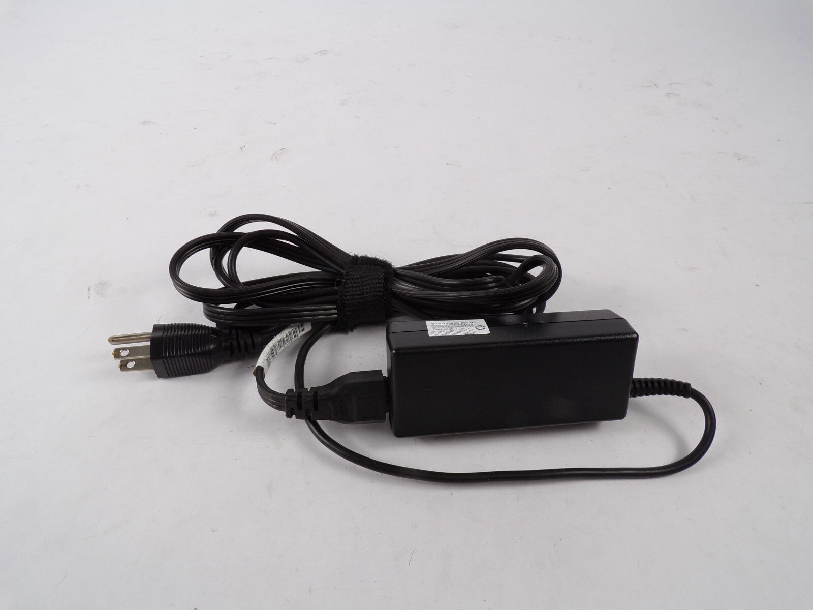 Geniue AC Adapter PPP009D Output 18.5 V 3.5 A Power Supply Adapter A85
